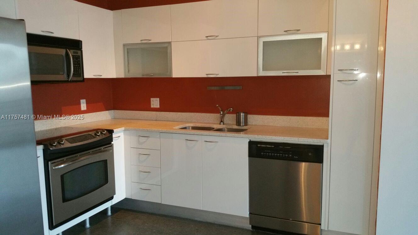 THE LOFT DOWNTOWN II COND - Residential Lease