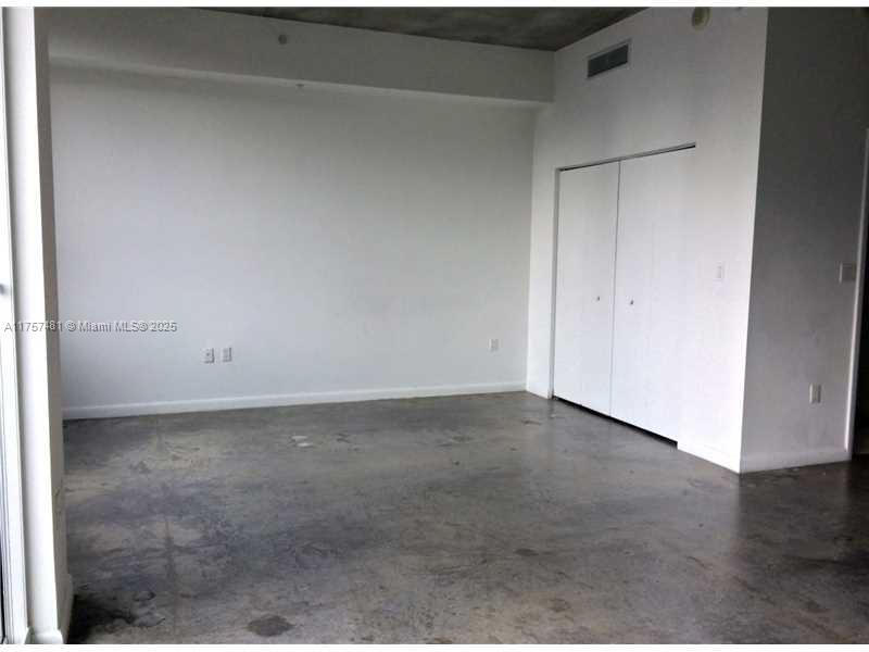 THE LOFT DOWNTOWN II COND - Residential Lease