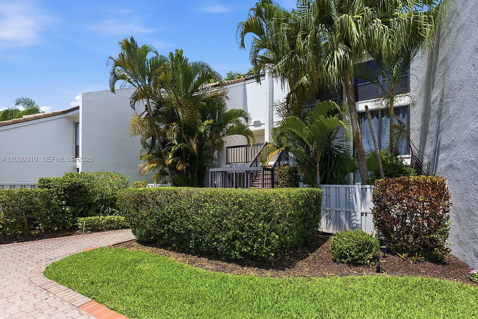 BRIDGEWOOD TOWNHOUSE COND - Residential