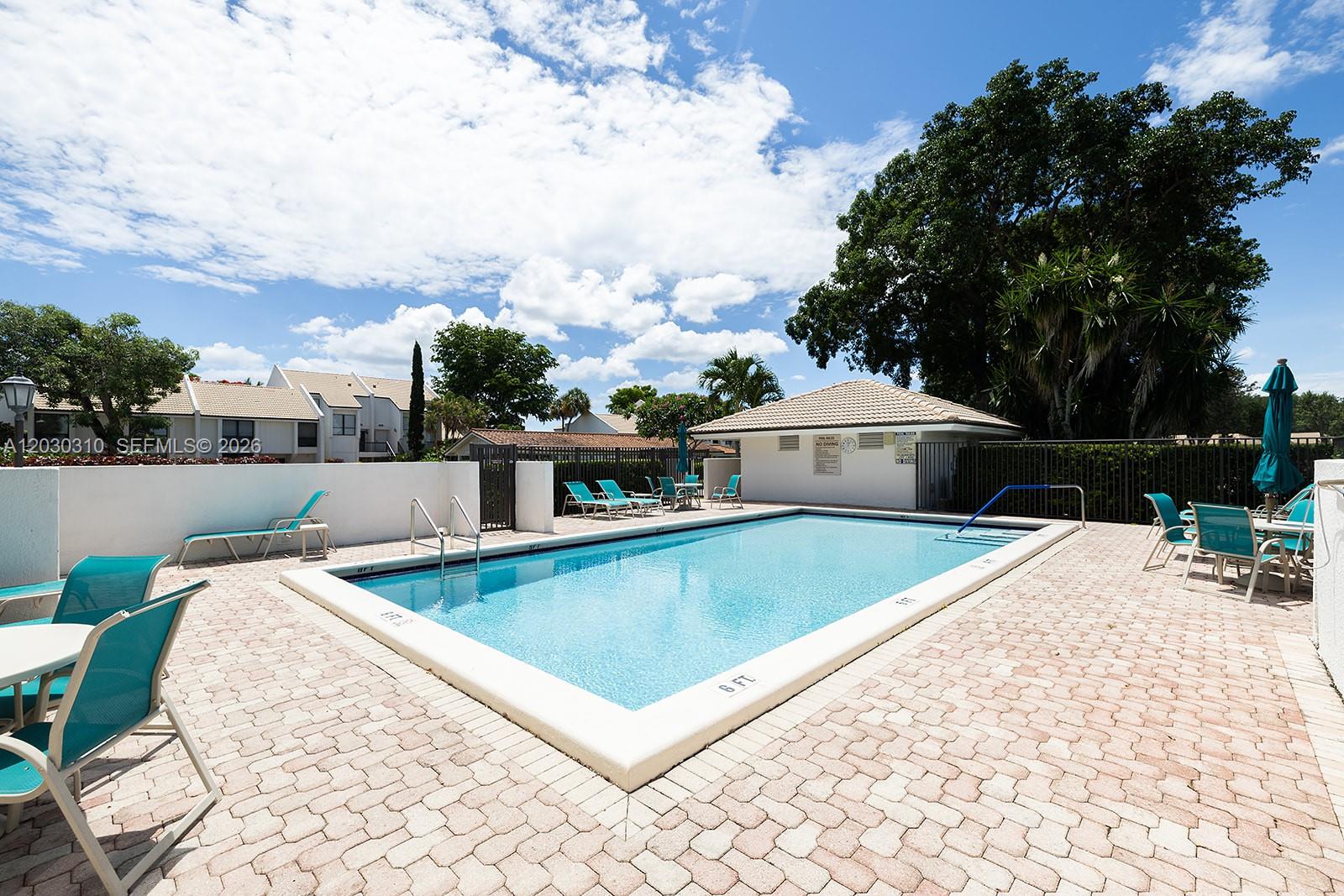 BRIDGEWOOD TOWNHOUSE COND - Residential