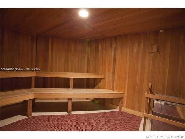 VIZCAYNE NORTH CONDO - Residential