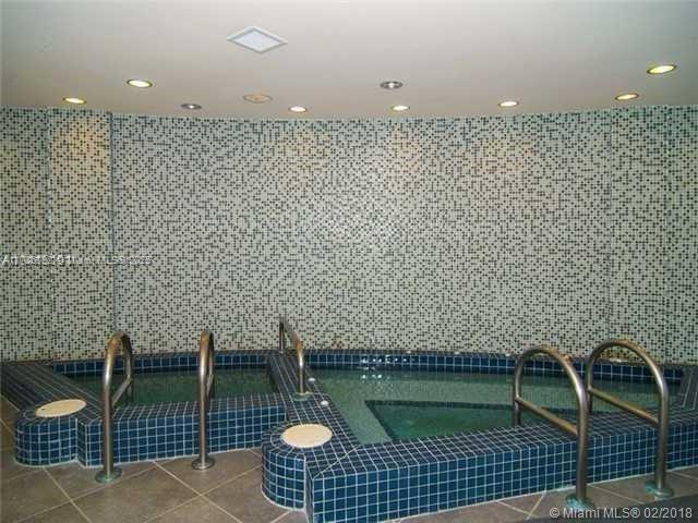 VIZCAYNE NORTH CONDO - Residential