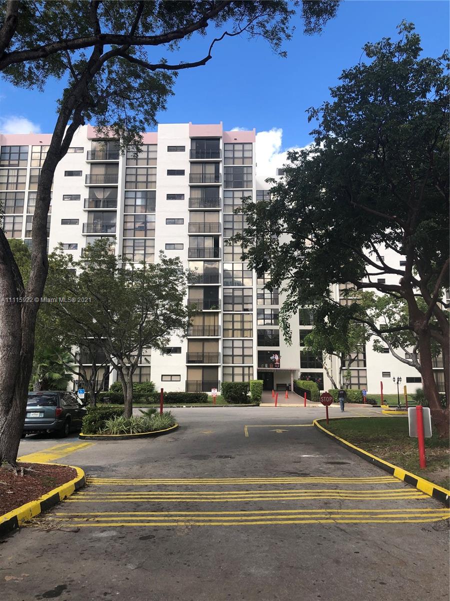 PLAZA OF AMERICAS CONDO P - Residential Lease