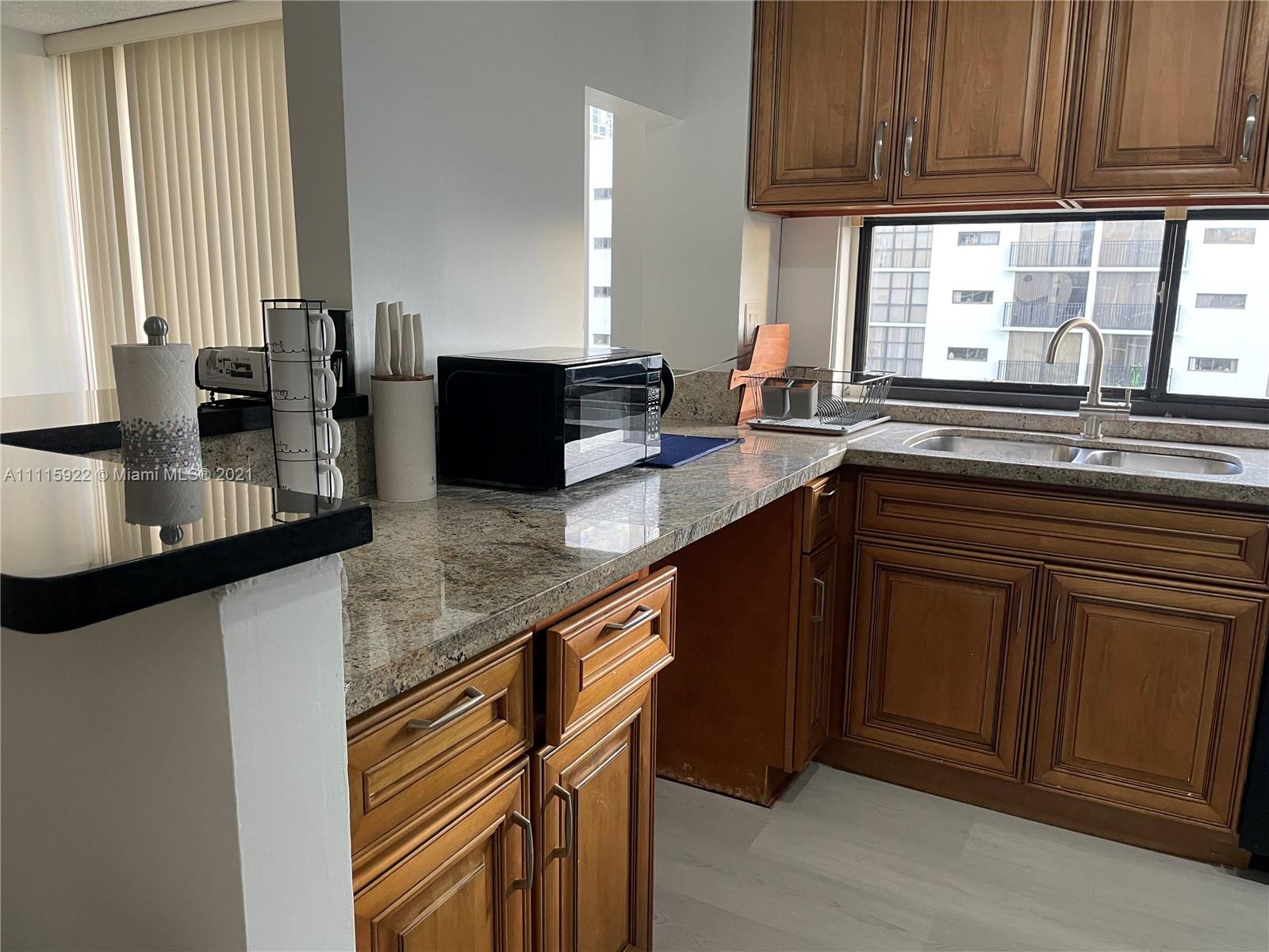 PLAZA OF AMERICAS CONDO P - Residential Lease