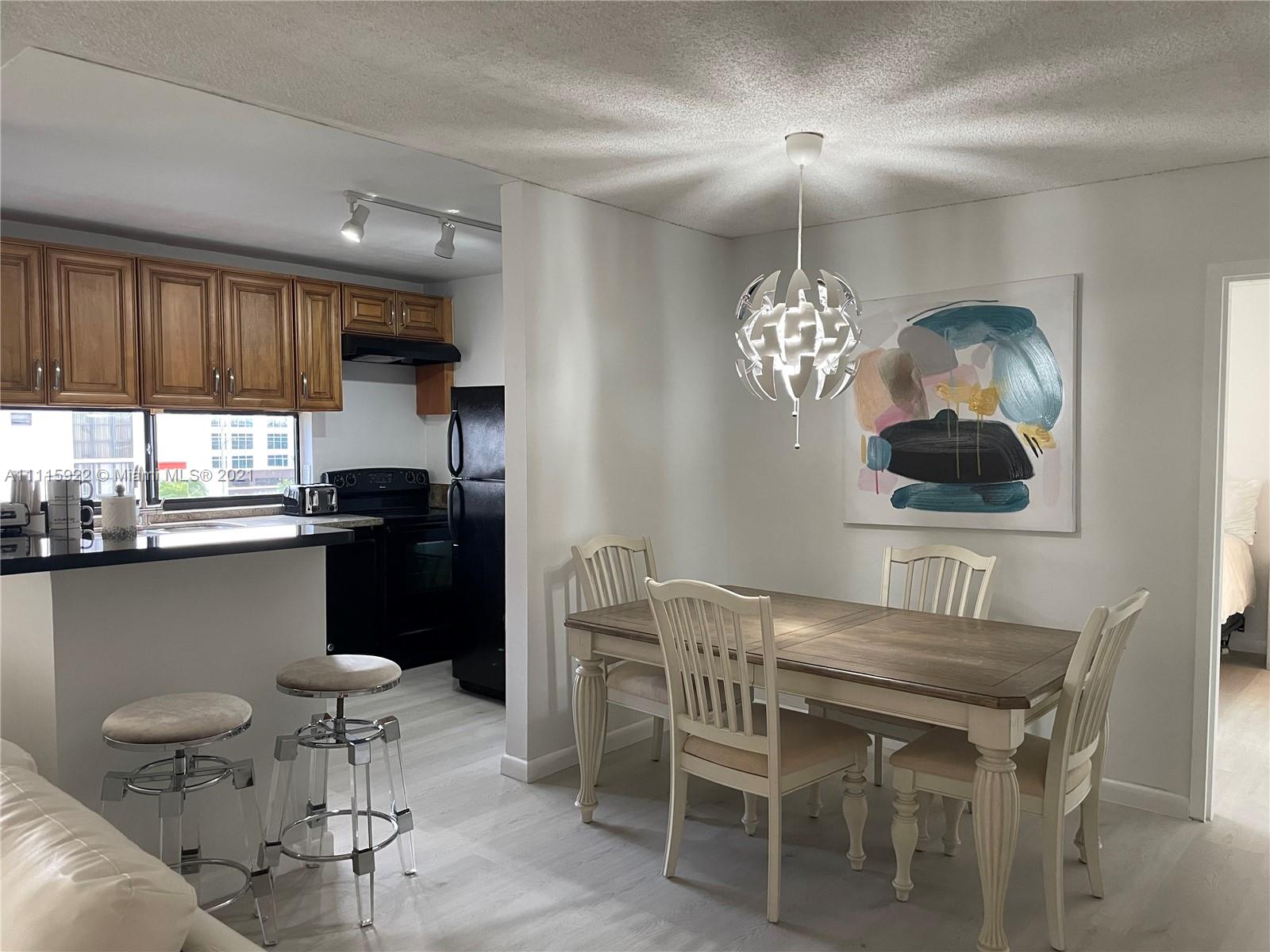 PLAZA OF AMERICAS CONDO P - Residential Lease