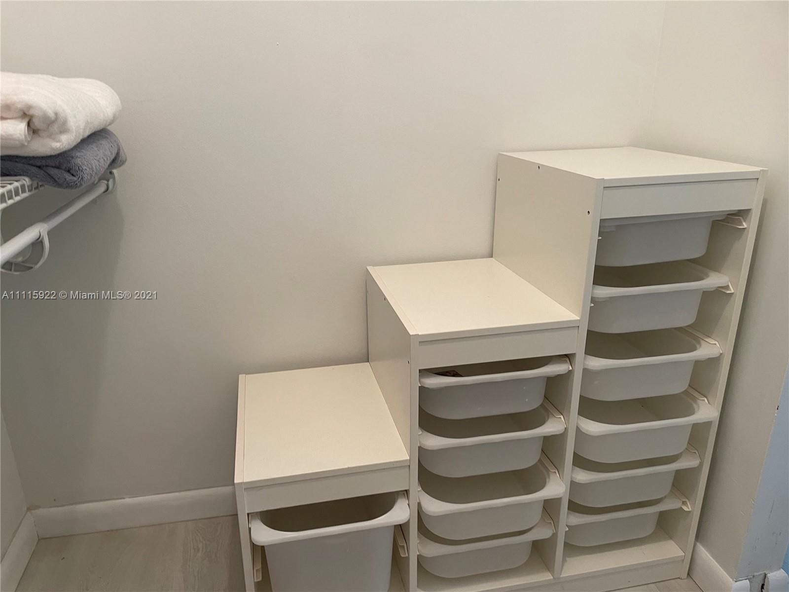 PLAZA OF AMERICAS CONDO P - Residential Lease