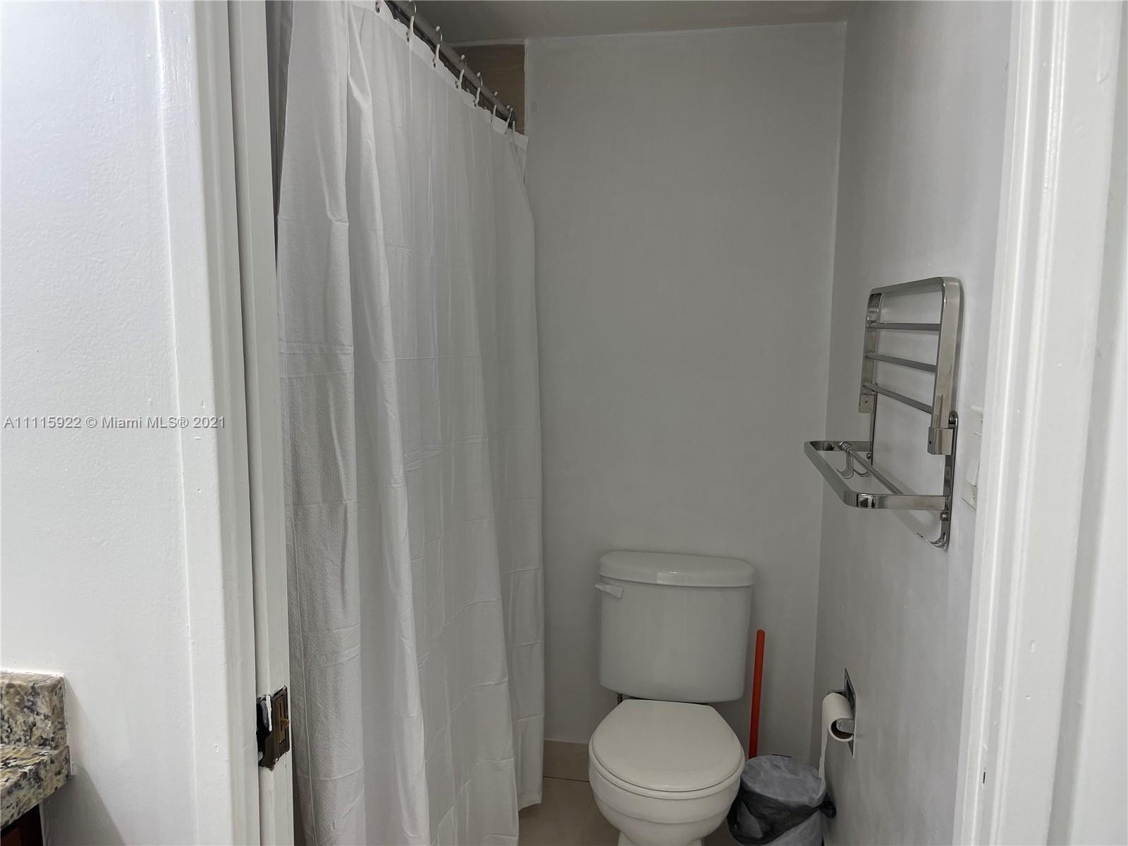 PLAZA OF AMERICAS CONDO P - Residential Lease