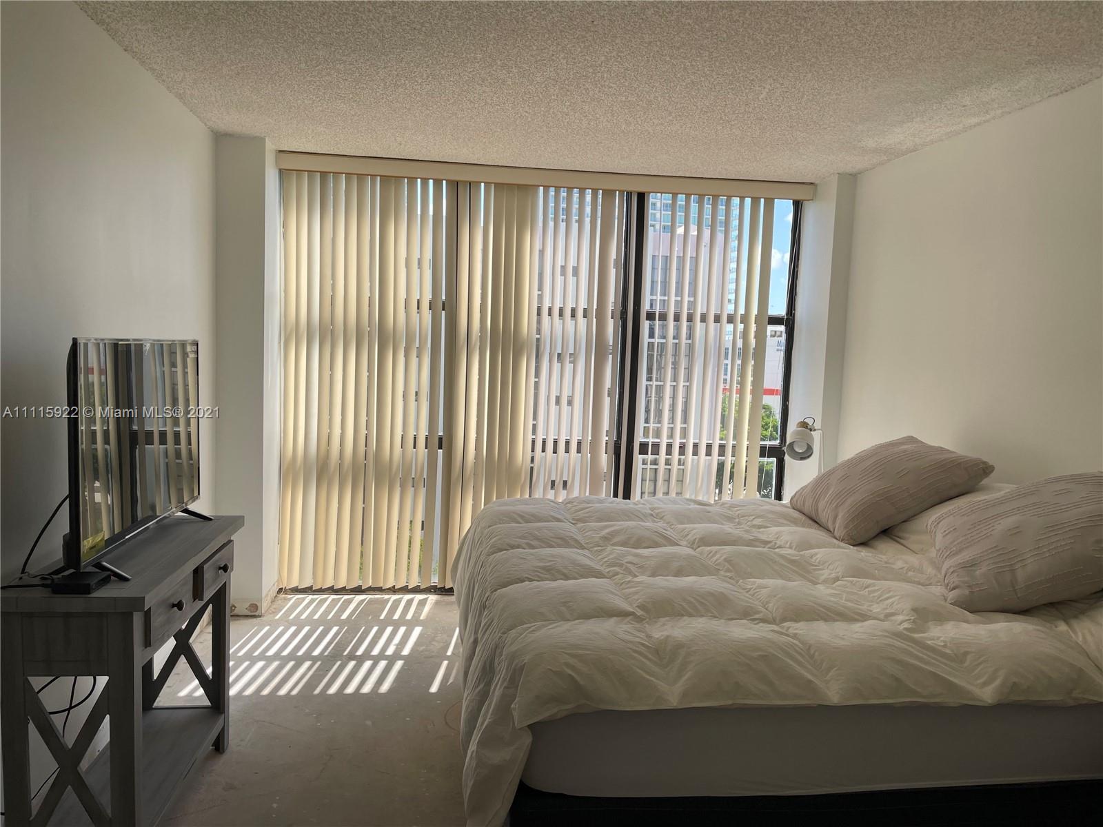 PLAZA OF AMERICAS CONDO P - Residential Lease
