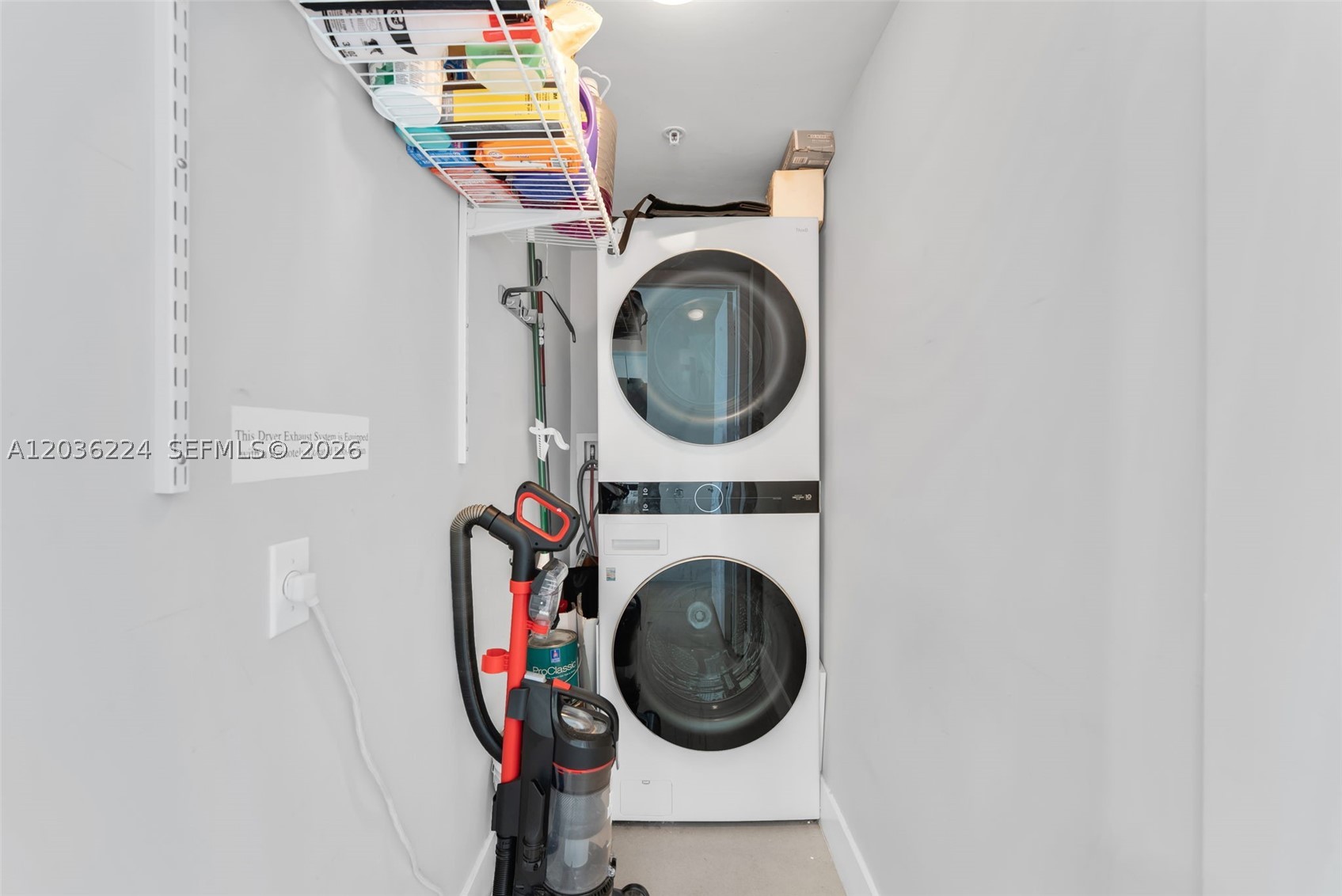 MINT CONDO - Residential