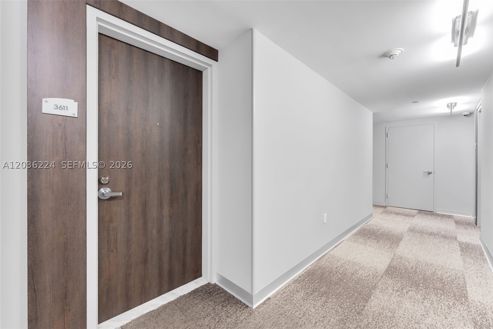 MINT CONDO - Residential