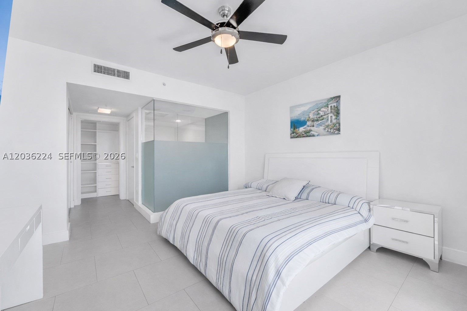 MINT CONDO - Residential