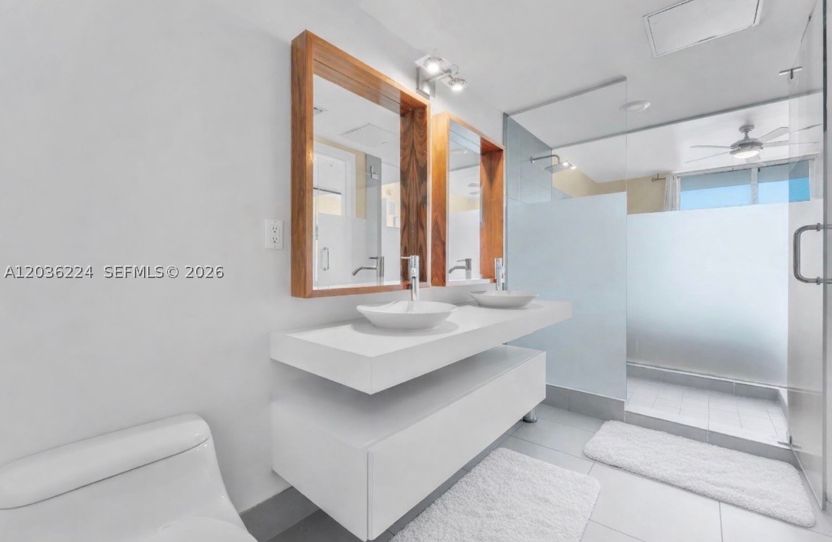 MINT CONDO - Residential