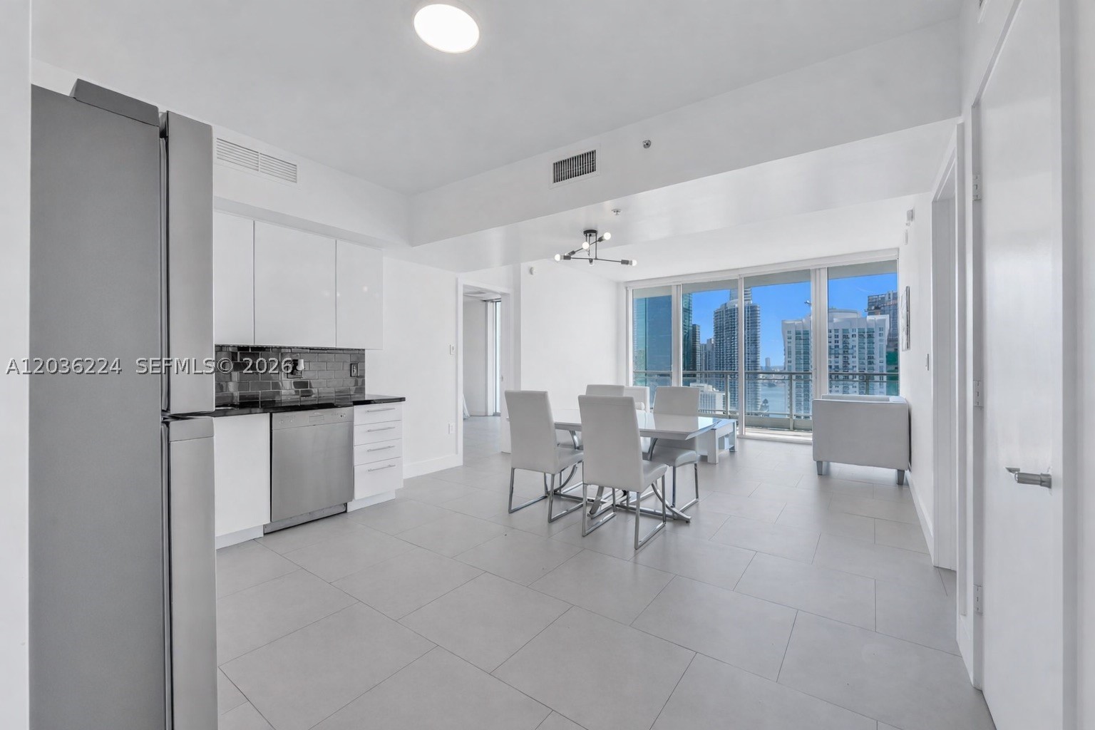 MINT CONDO - Residential
