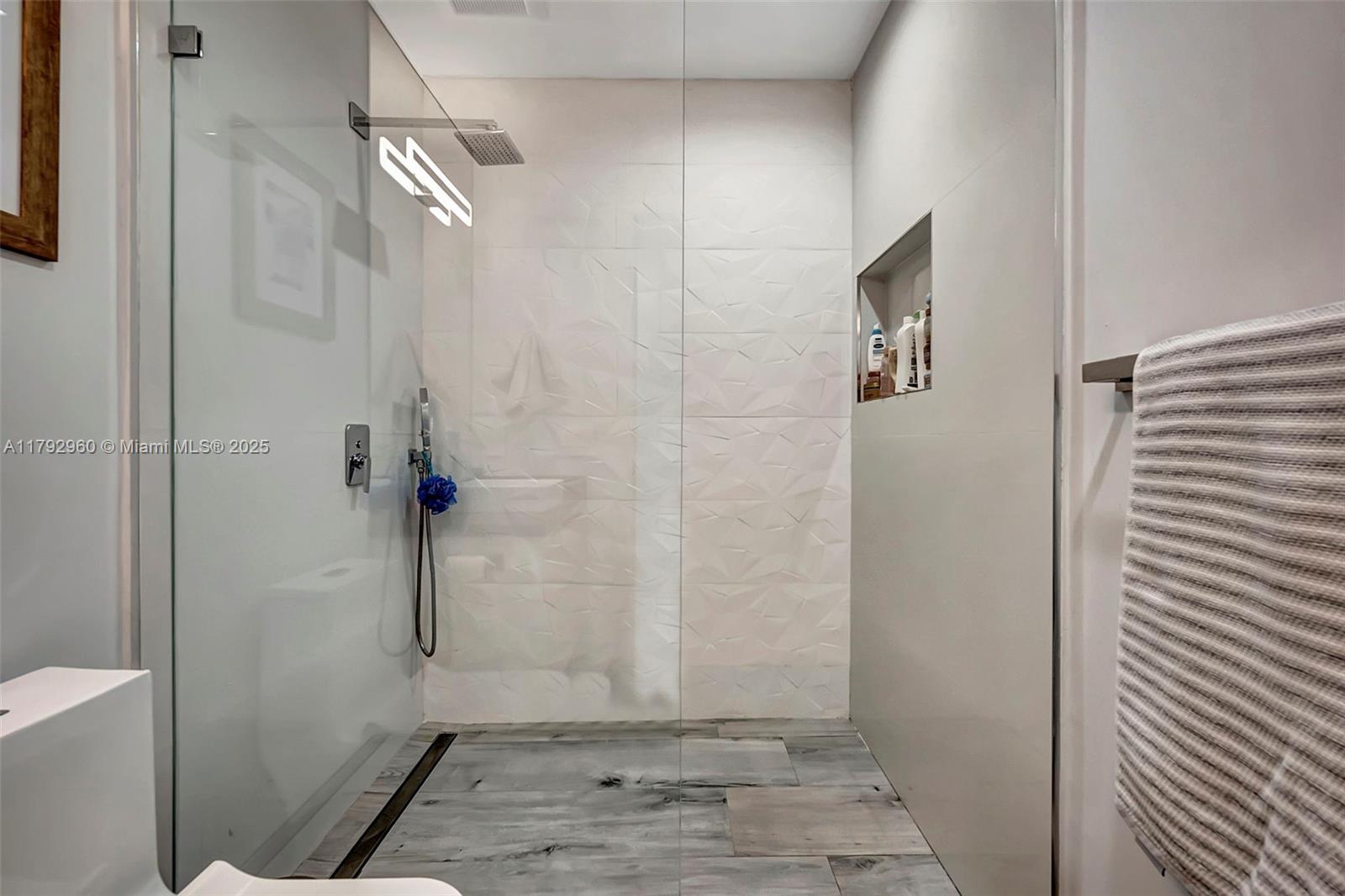 MORLIN ESTS - Residential Lease