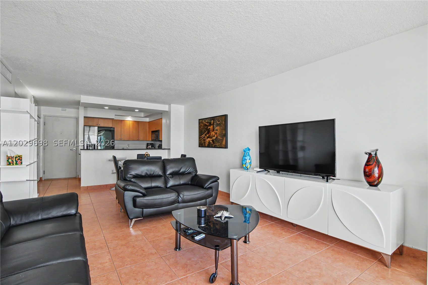 THE COLLINS CONDO - Residential