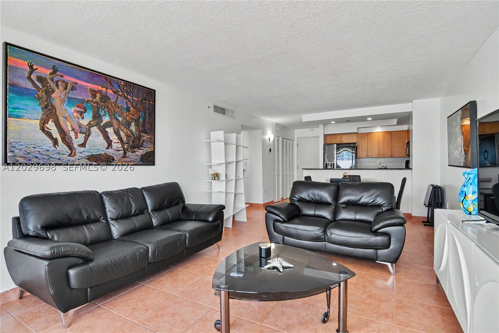 THE COLLINS CONDO - Residential