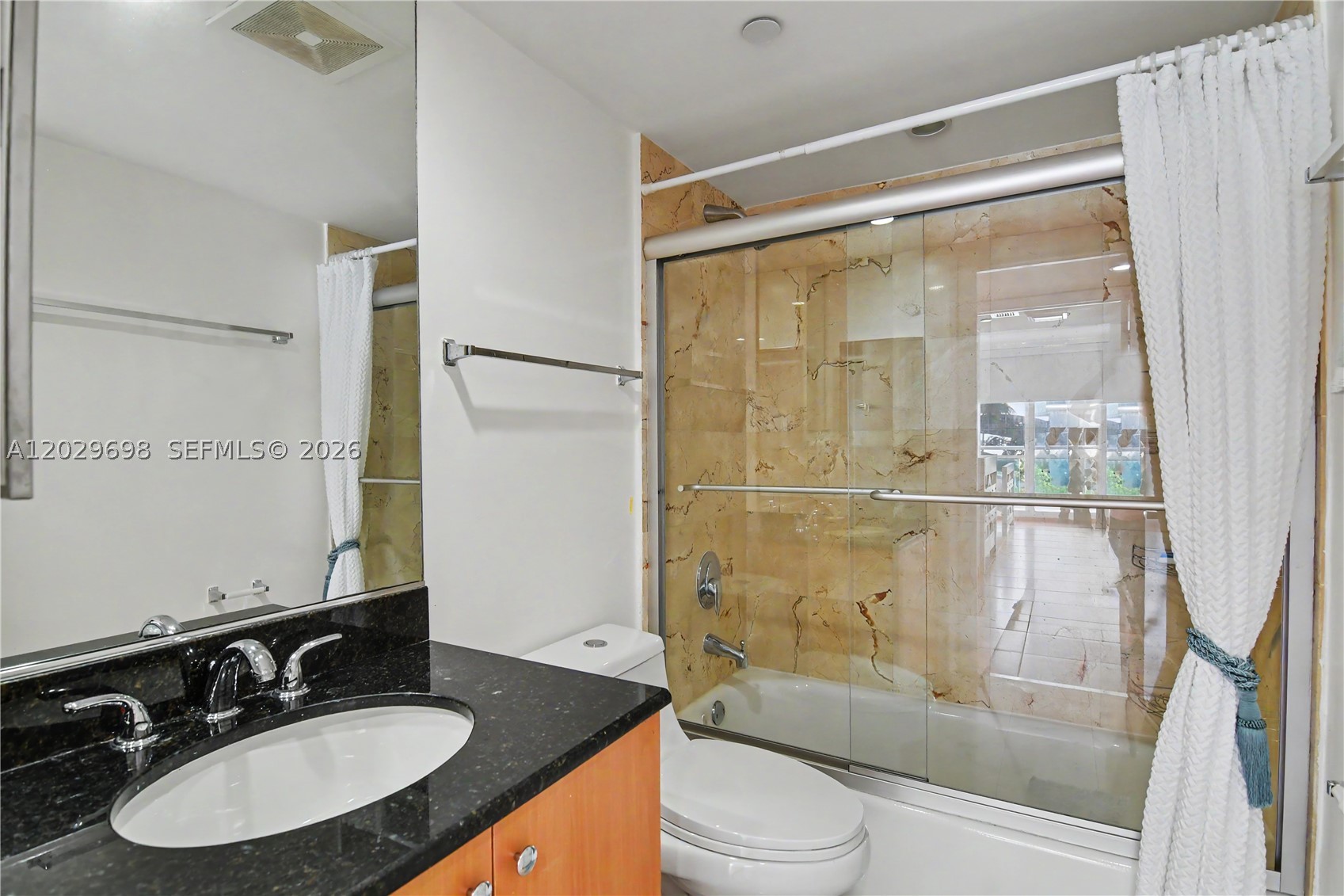 THE COLLINS CONDO - Residential