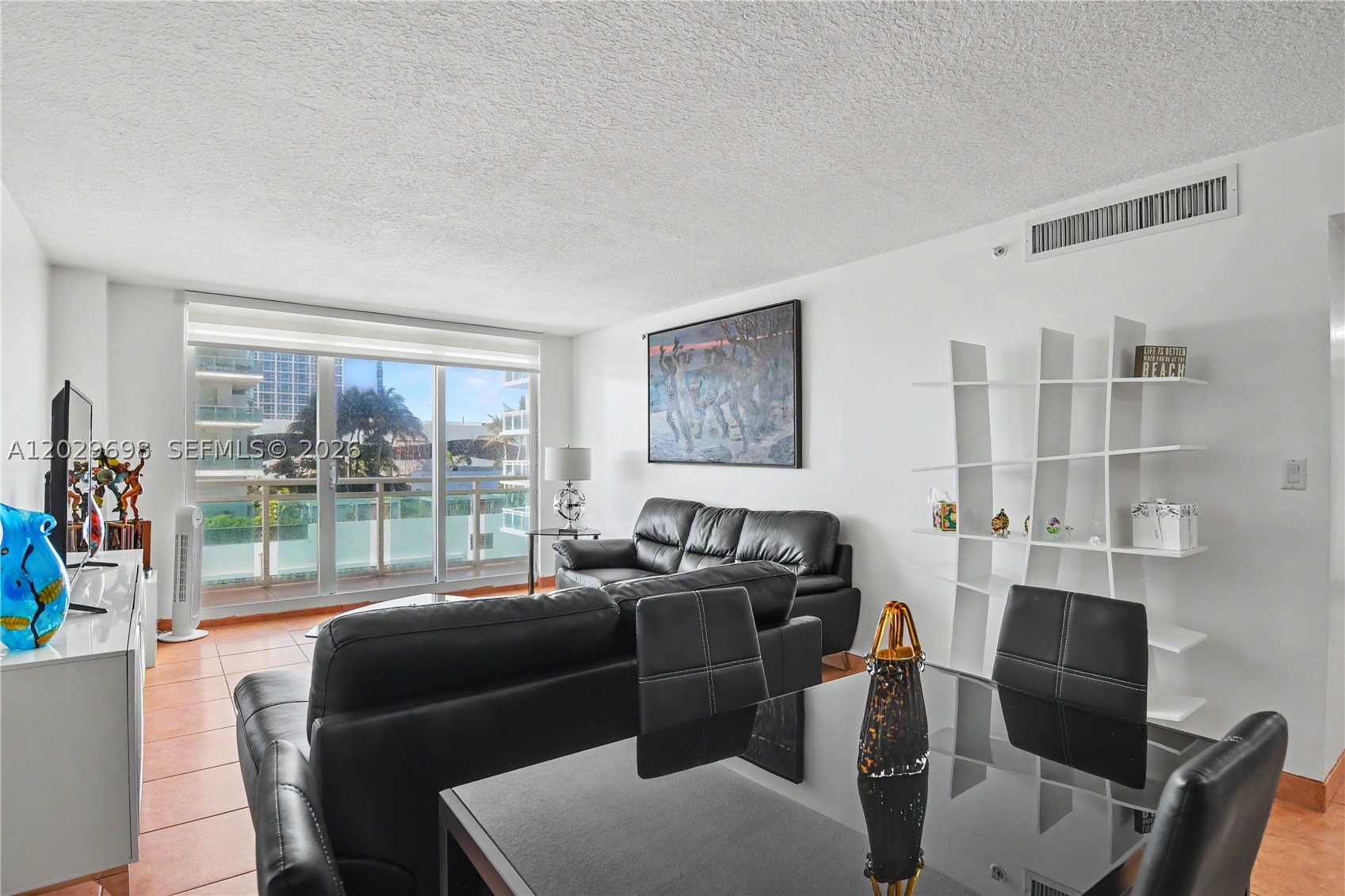 THE COLLINS CONDO - Residential