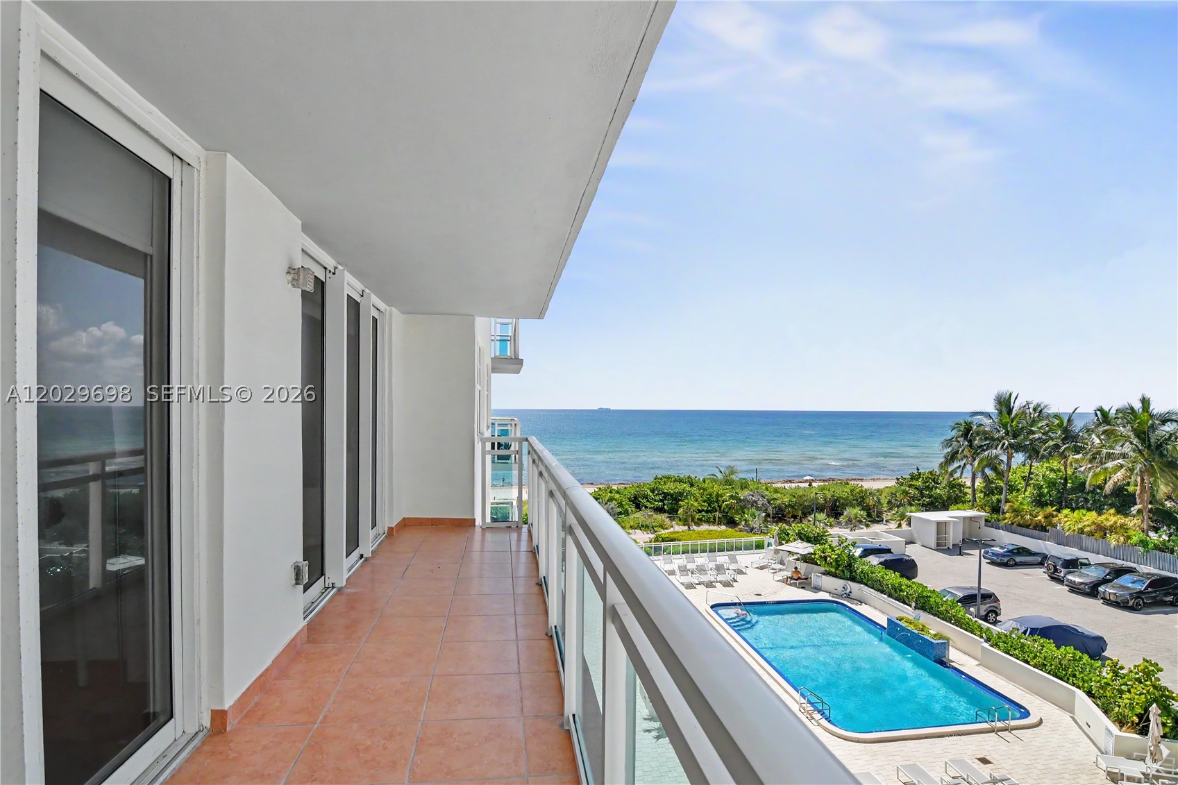 THE COLLINS CONDO - Residential