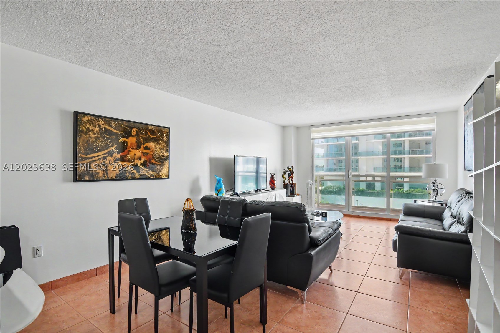 THE COLLINS CONDO - Residential