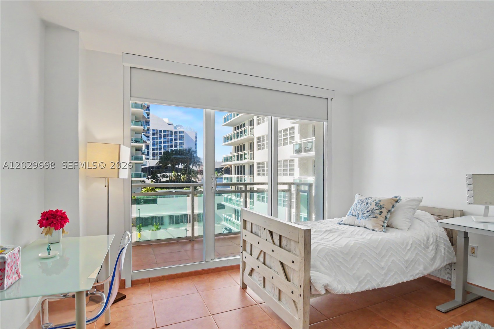 THE COLLINS CONDO - Residential