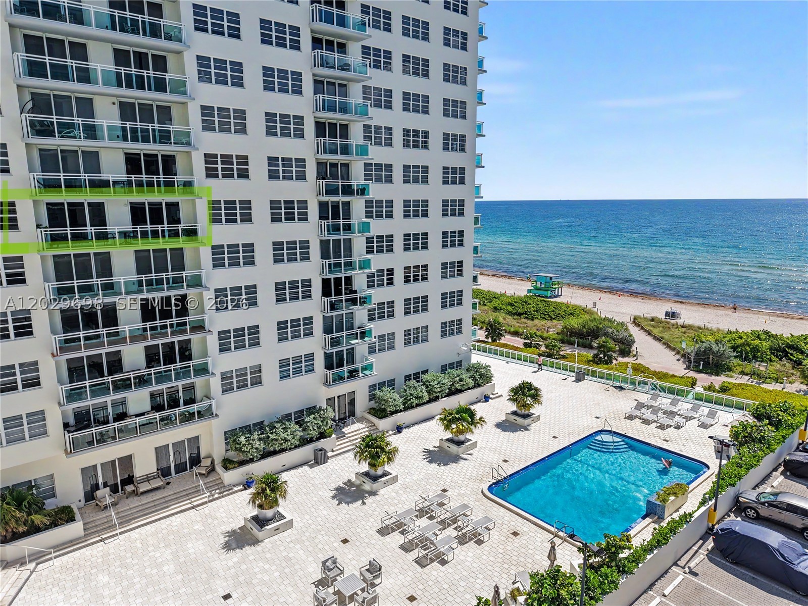 THE COLLINS CONDO - Residential