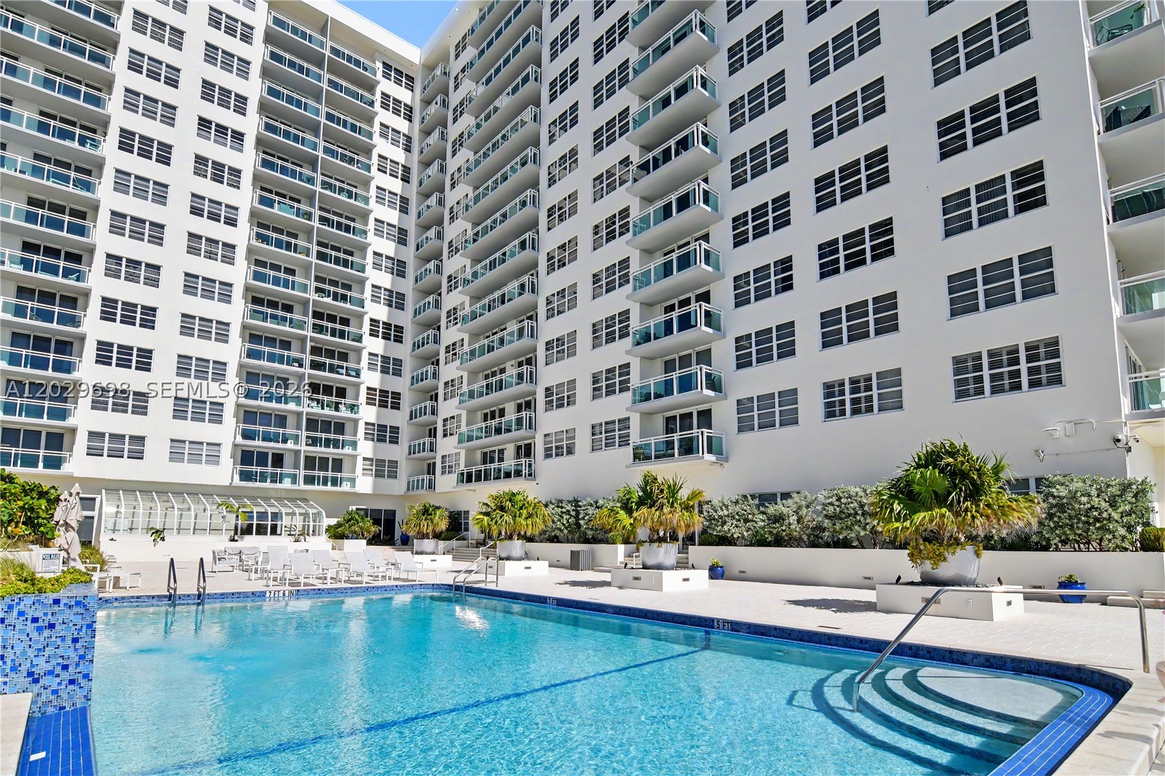 THE COLLINS CONDO - Residential