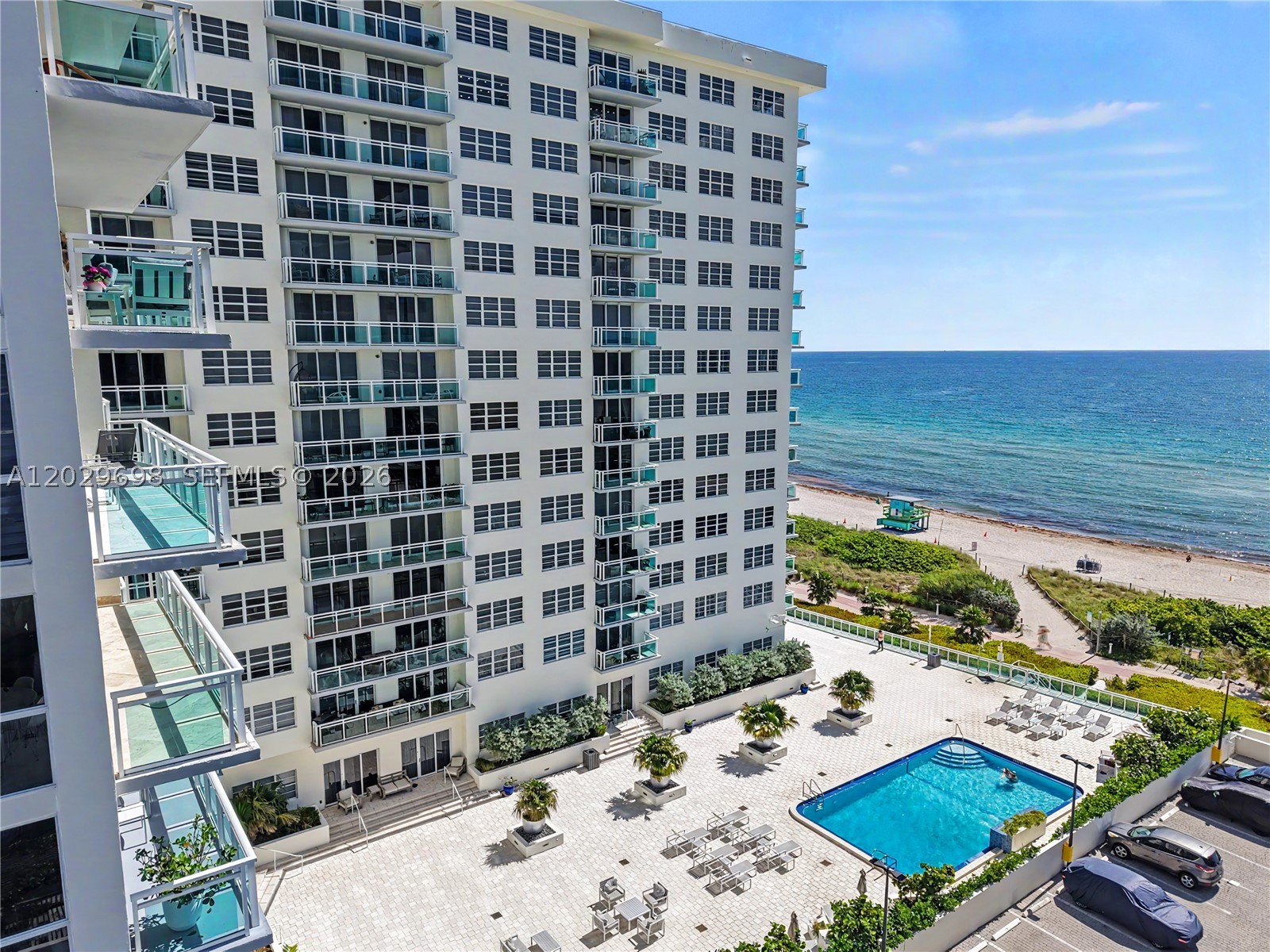 THE COLLINS CONDO - Residential