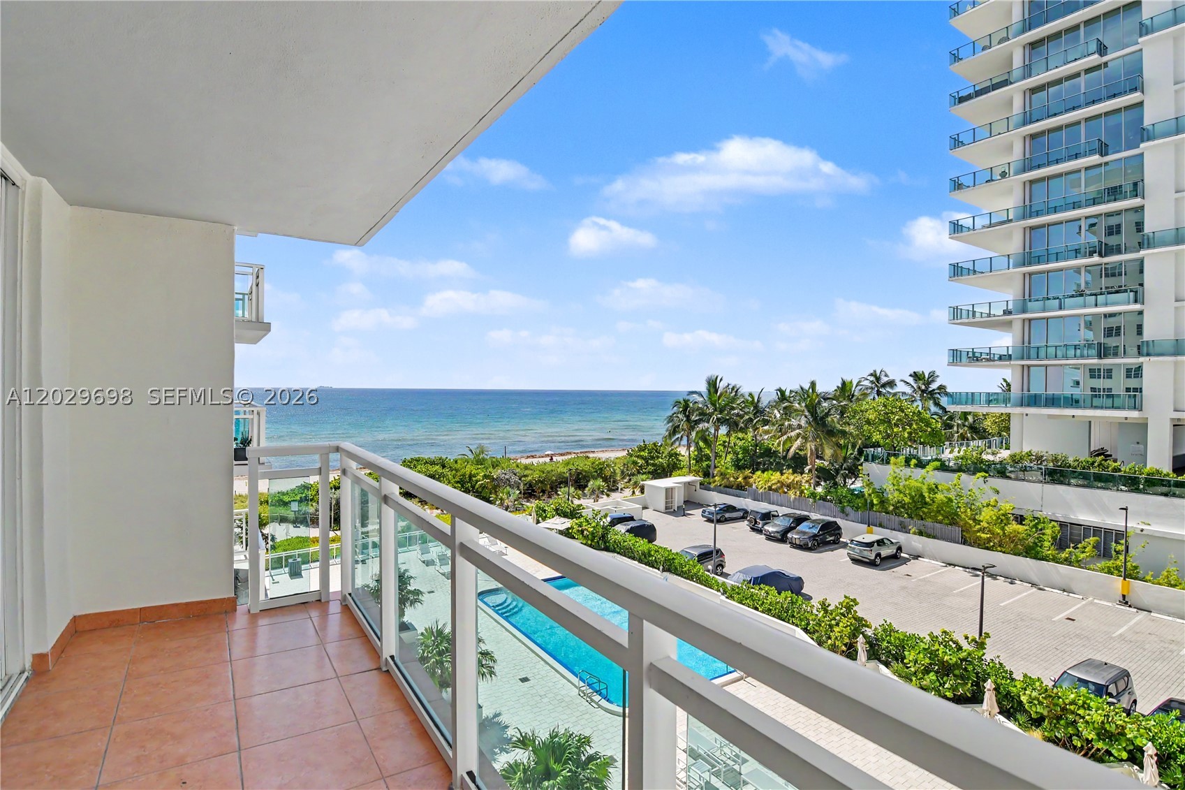 THE COLLINS CONDO - Residential