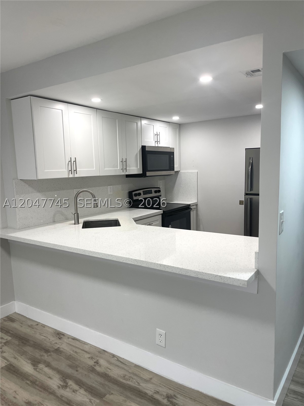 DESOTO PARK NORTH CONDO - Residential Lease