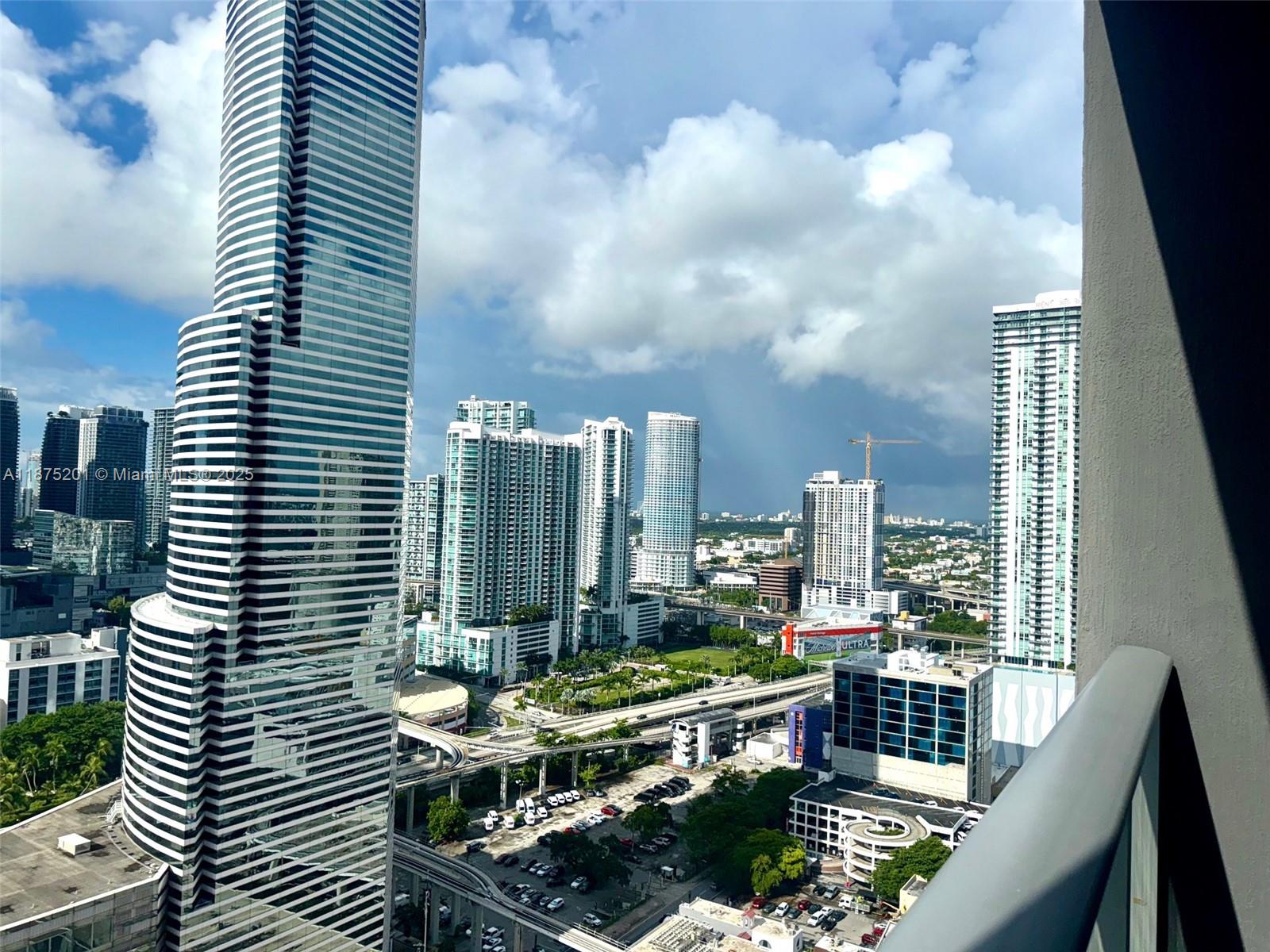 CENTRO CONDO - Residential