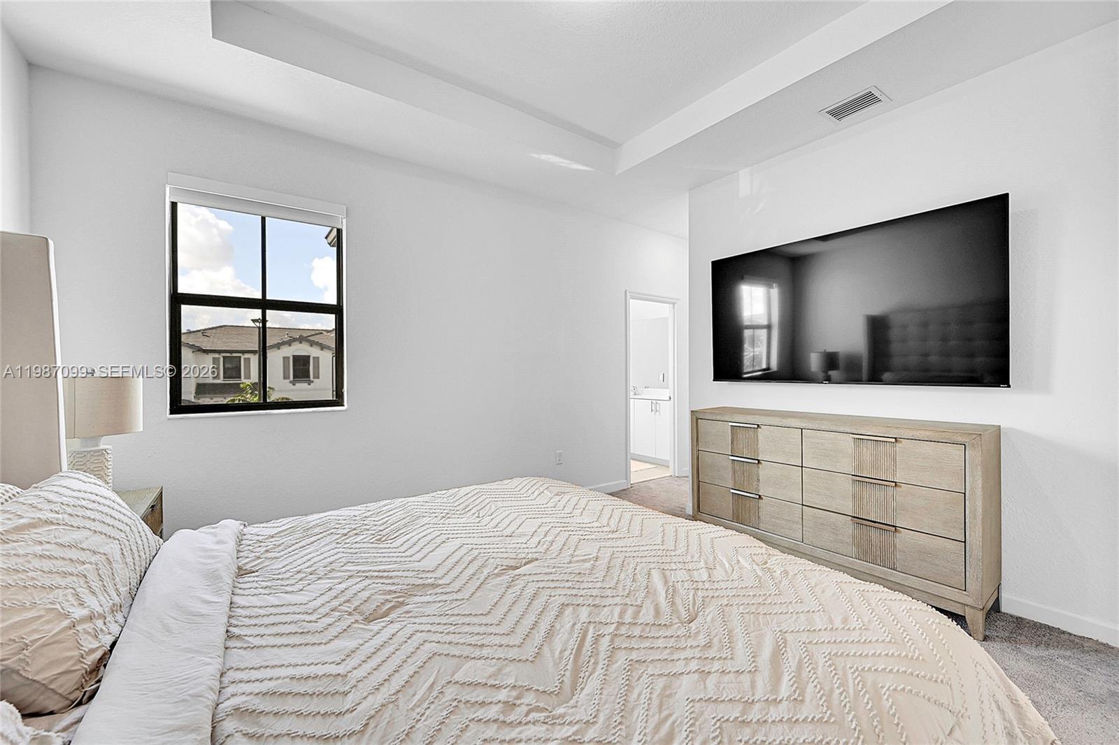 VISTA LAGO - Residential