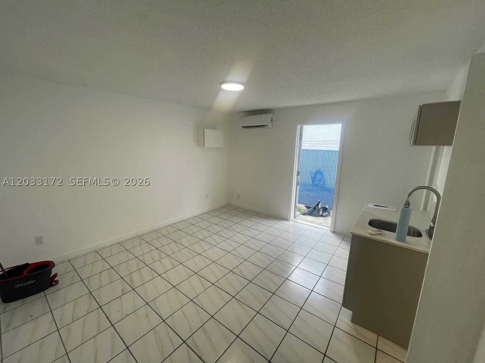 KENWOOD SUB - Residential Lease