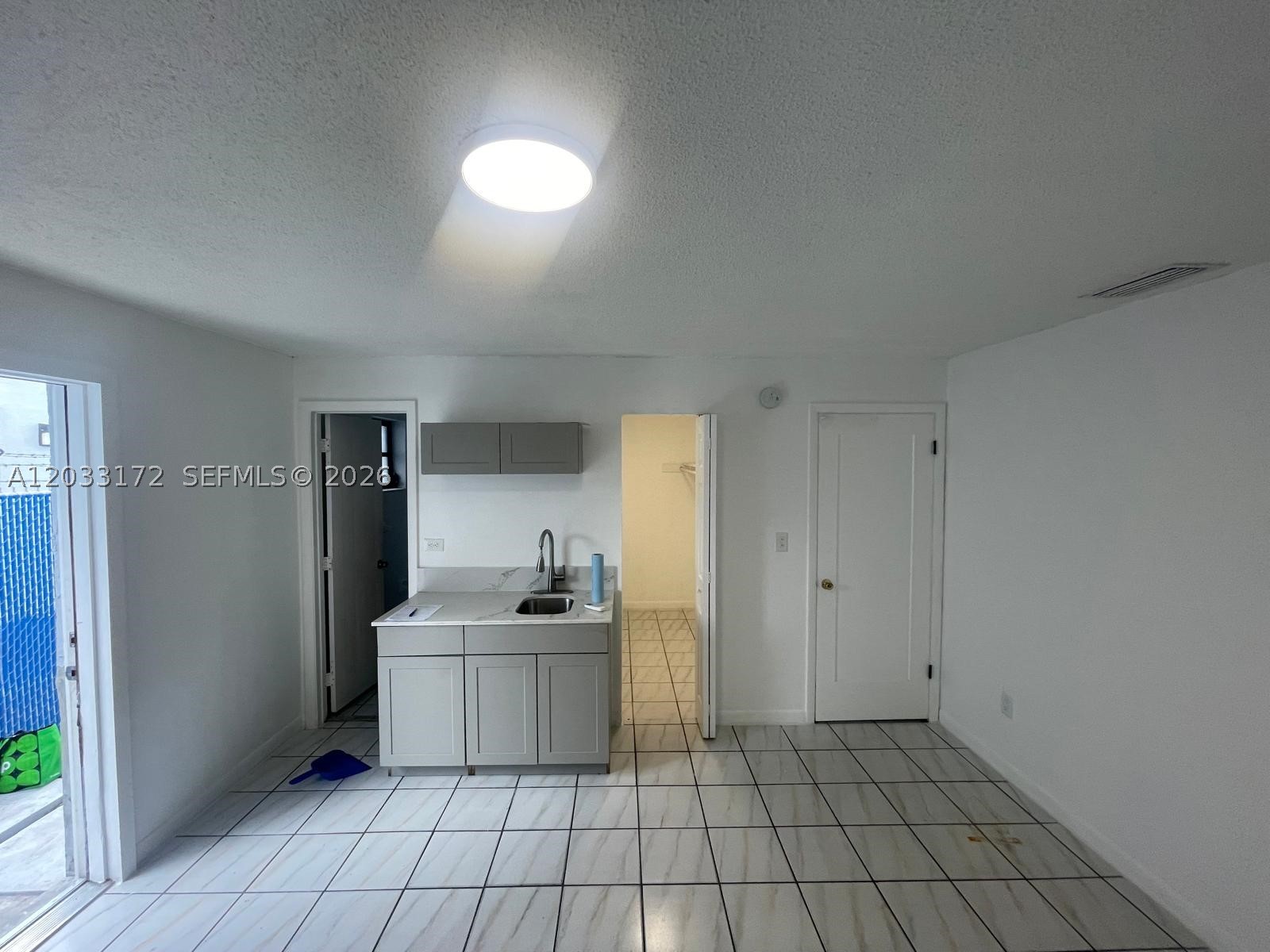 Centrally located Studio efficiency with power and water included.