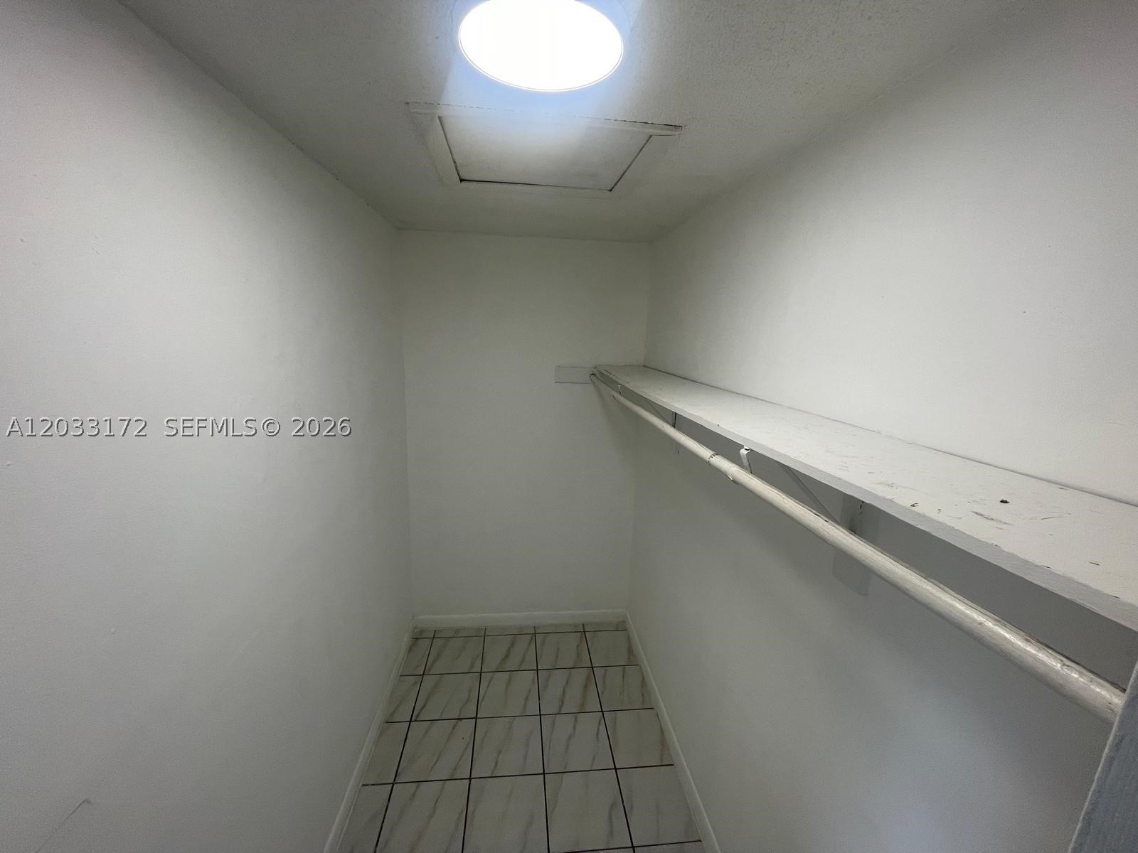 KENWOOD SUB - Residential Lease
