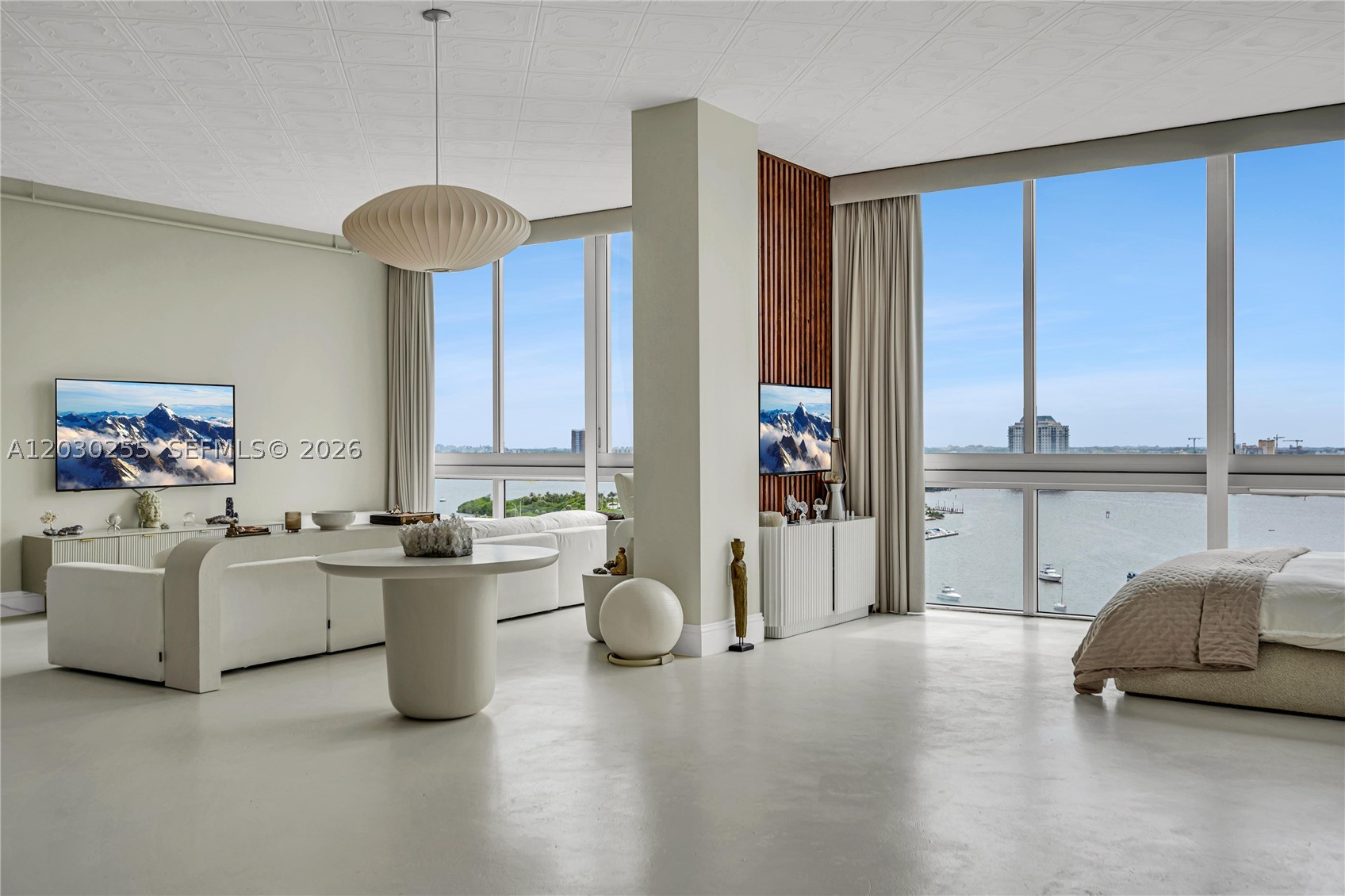 SPACE 01 CONDO - Residential