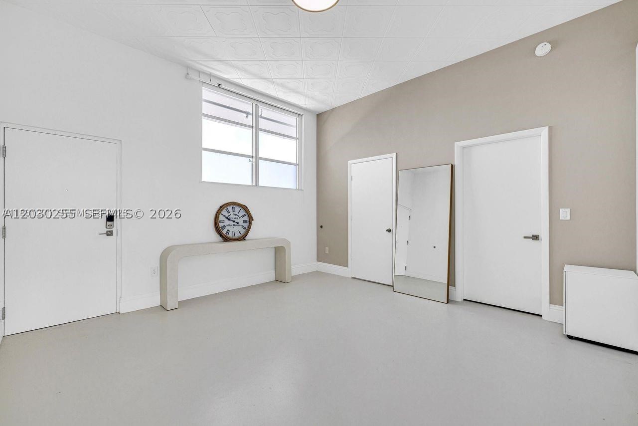 SPACE 01 CONDO - Residential