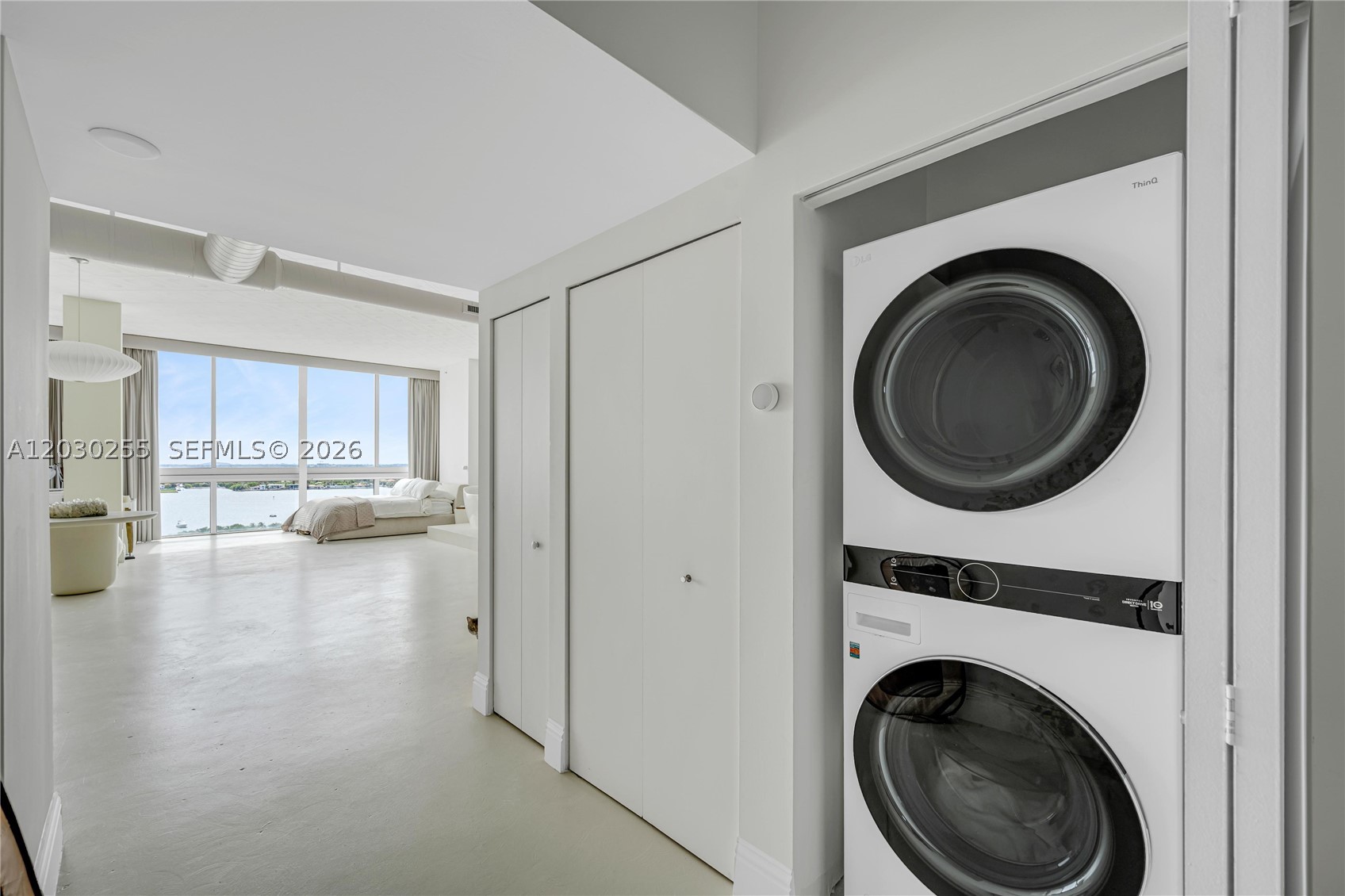 SPACE 01 CONDO - Residential