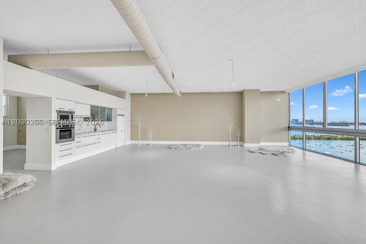 SPACE 01 CONDO - Residential