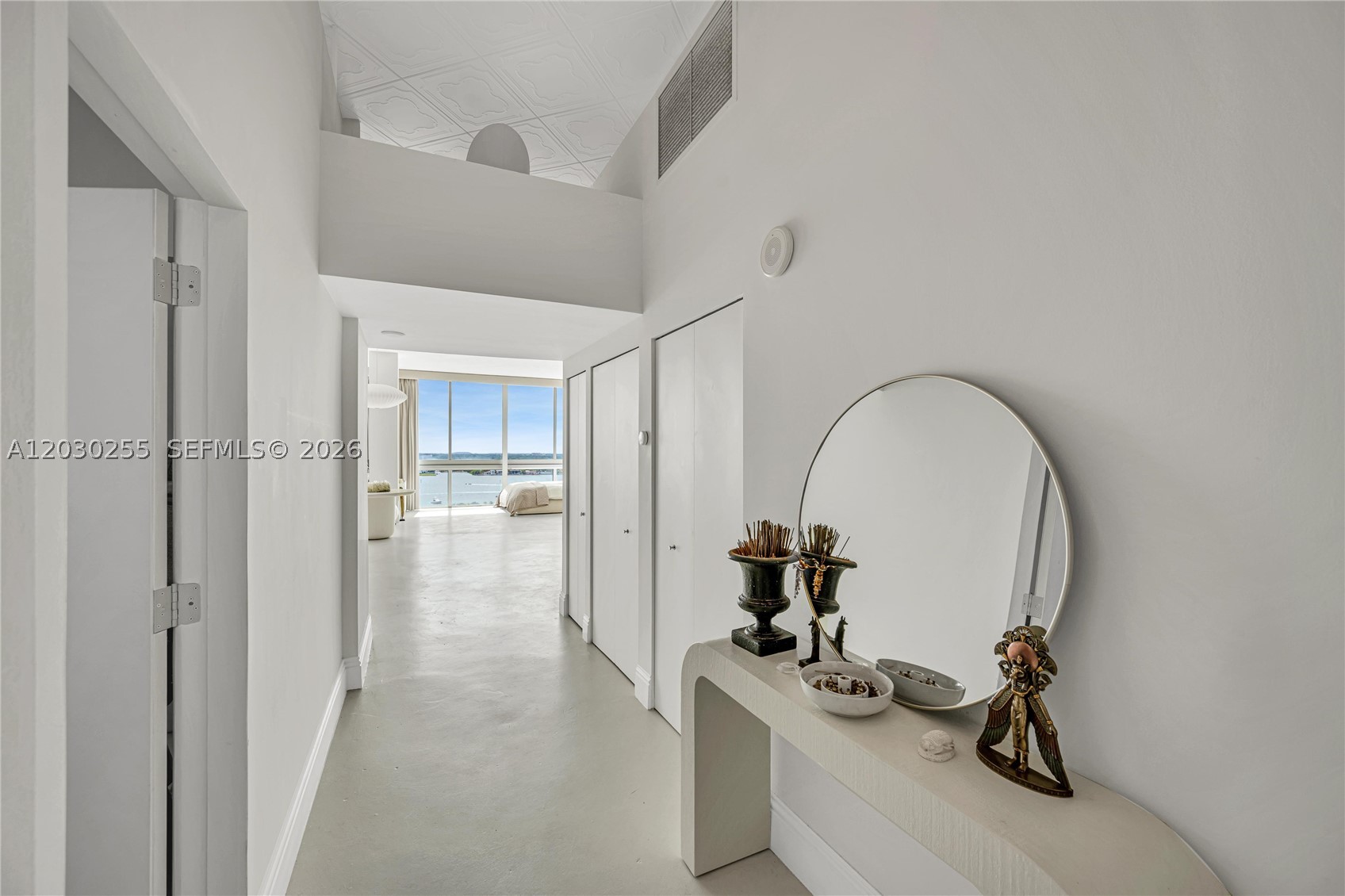 SPACE 01 CONDO - Residential