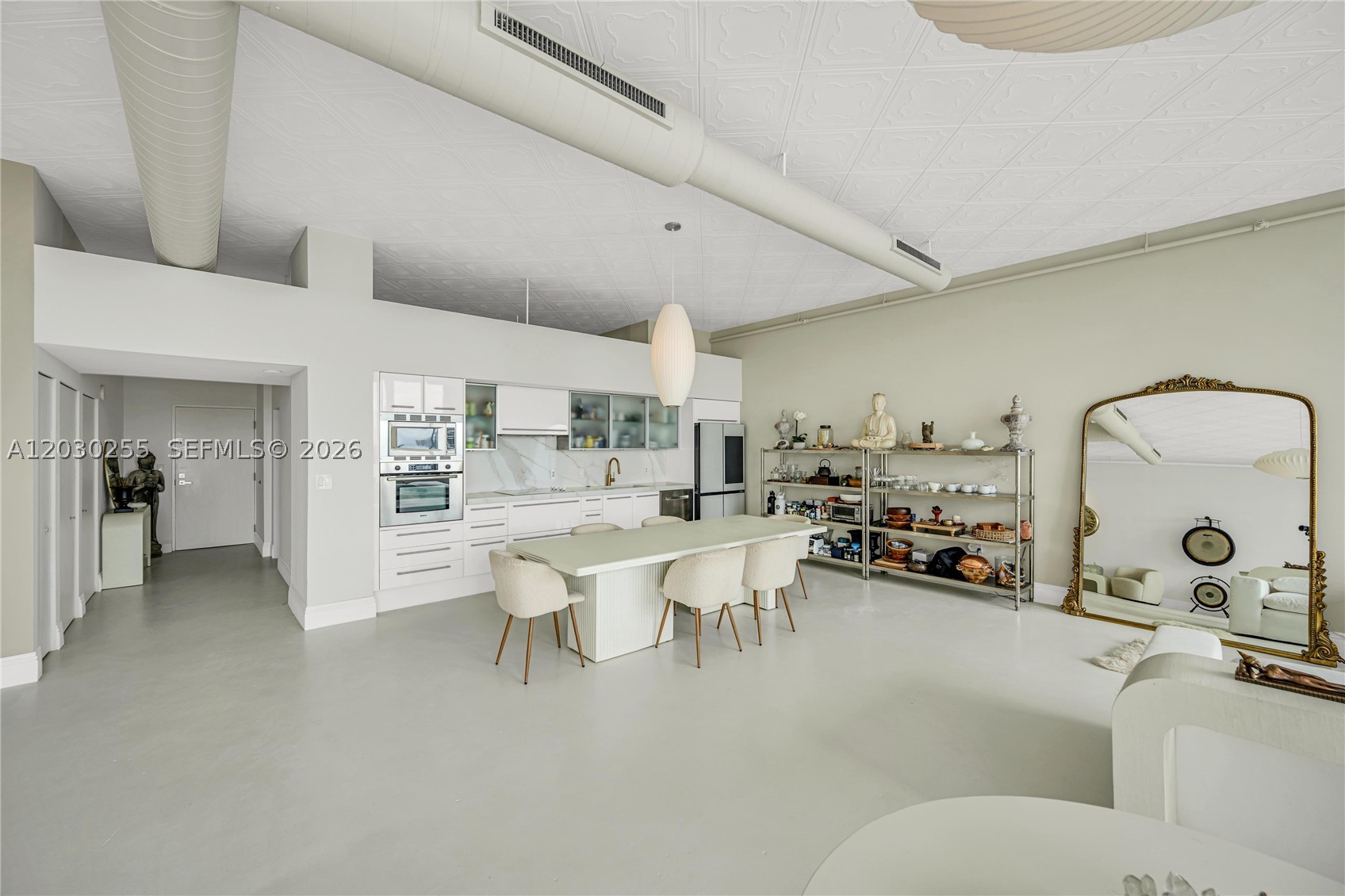SPACE 01 CONDO - Residential