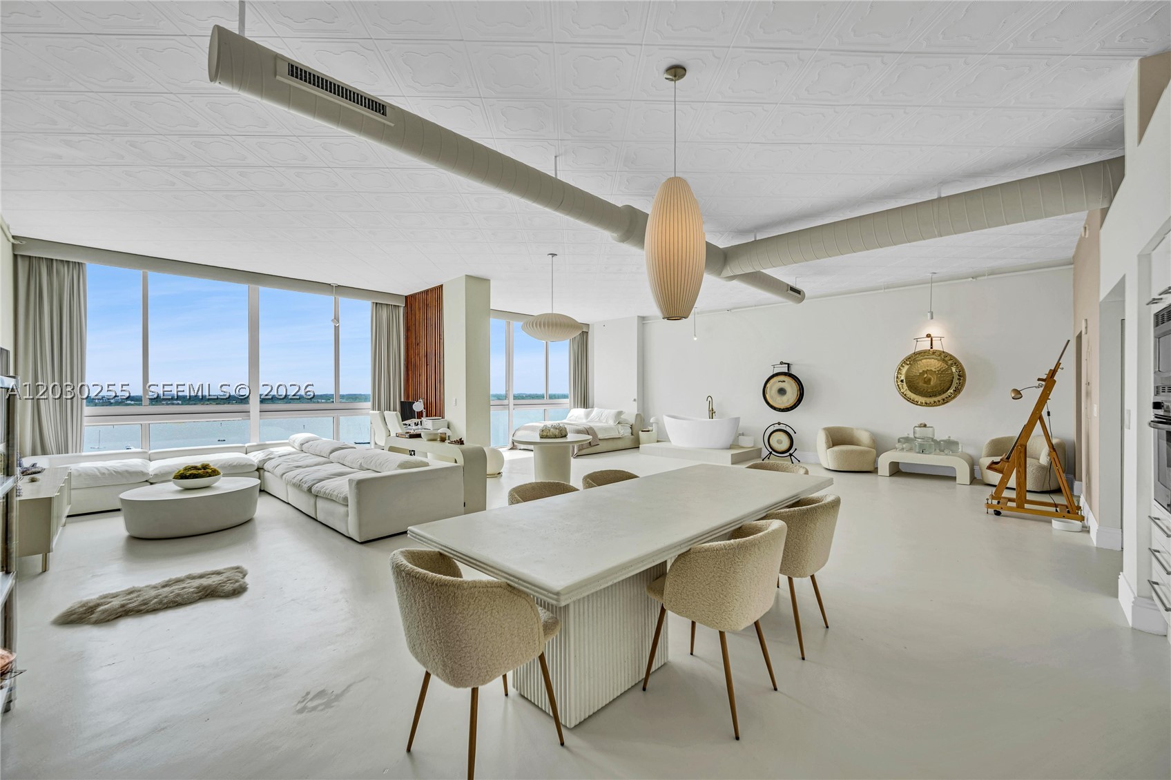 SPACE 01 CONDO - Residential