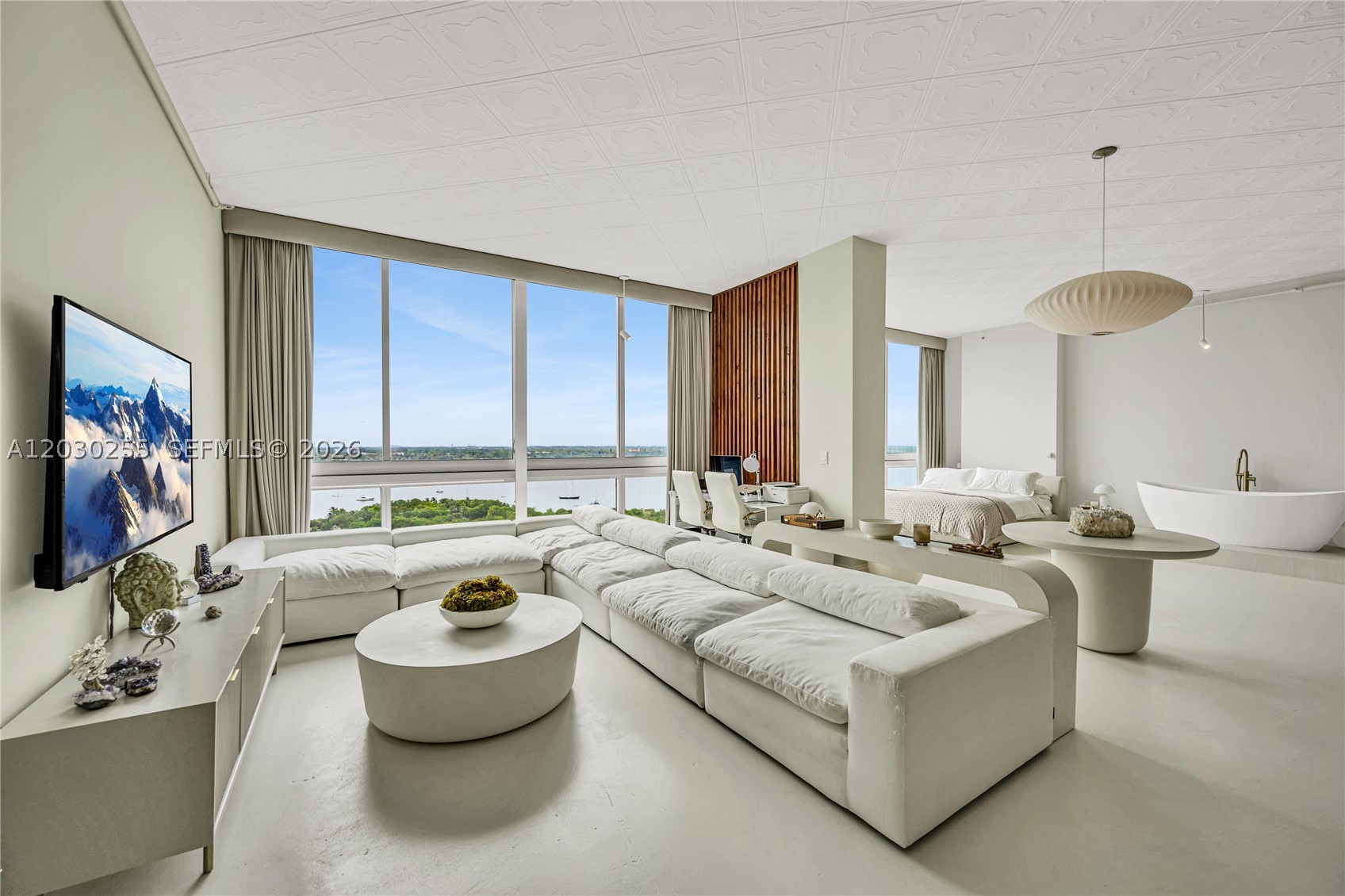 SPACE 01 CONDO - Residential