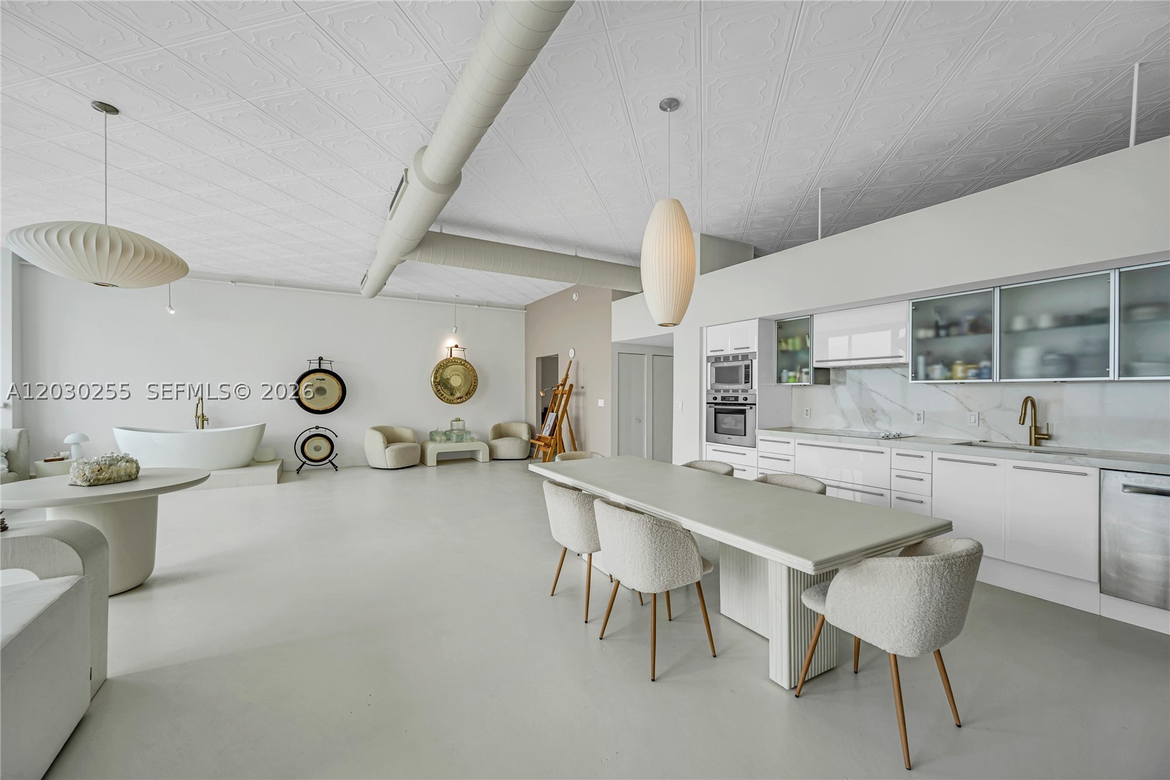 SPACE 01 CONDO - Residential