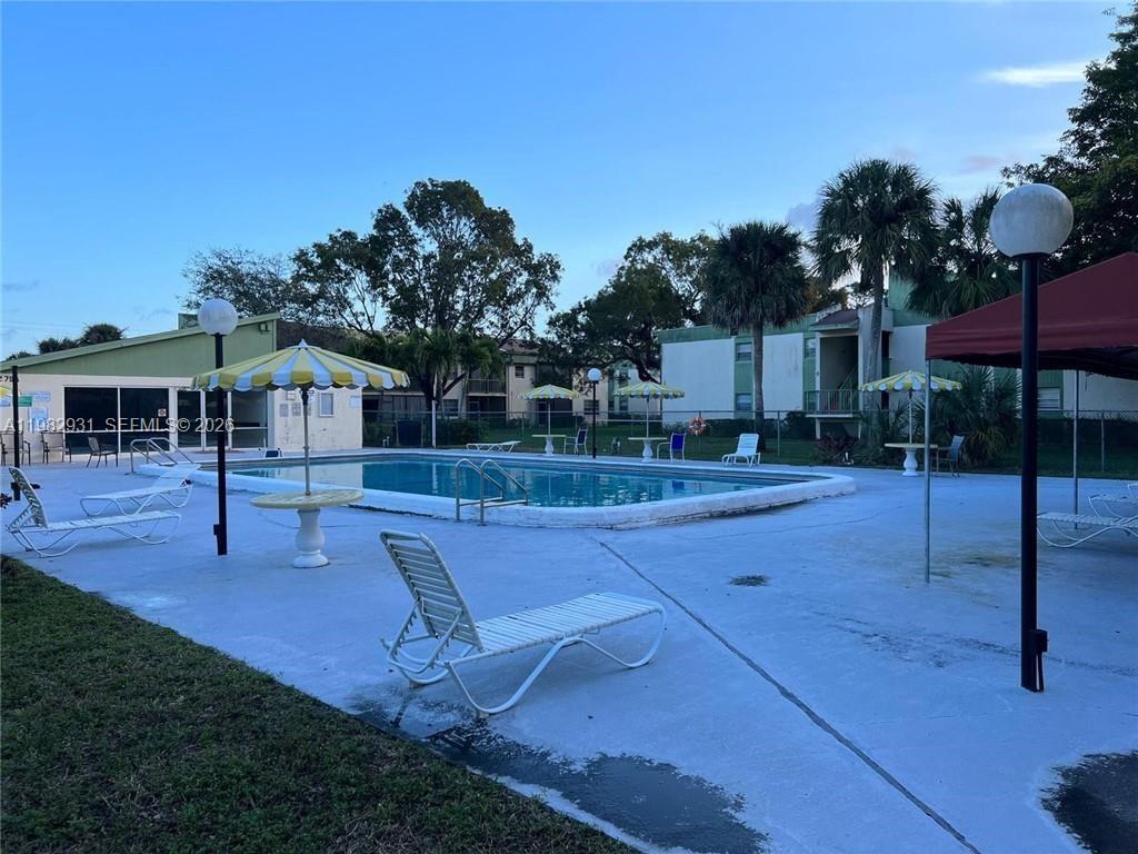 RAMBLEWOOD EAST CONDO - Residential