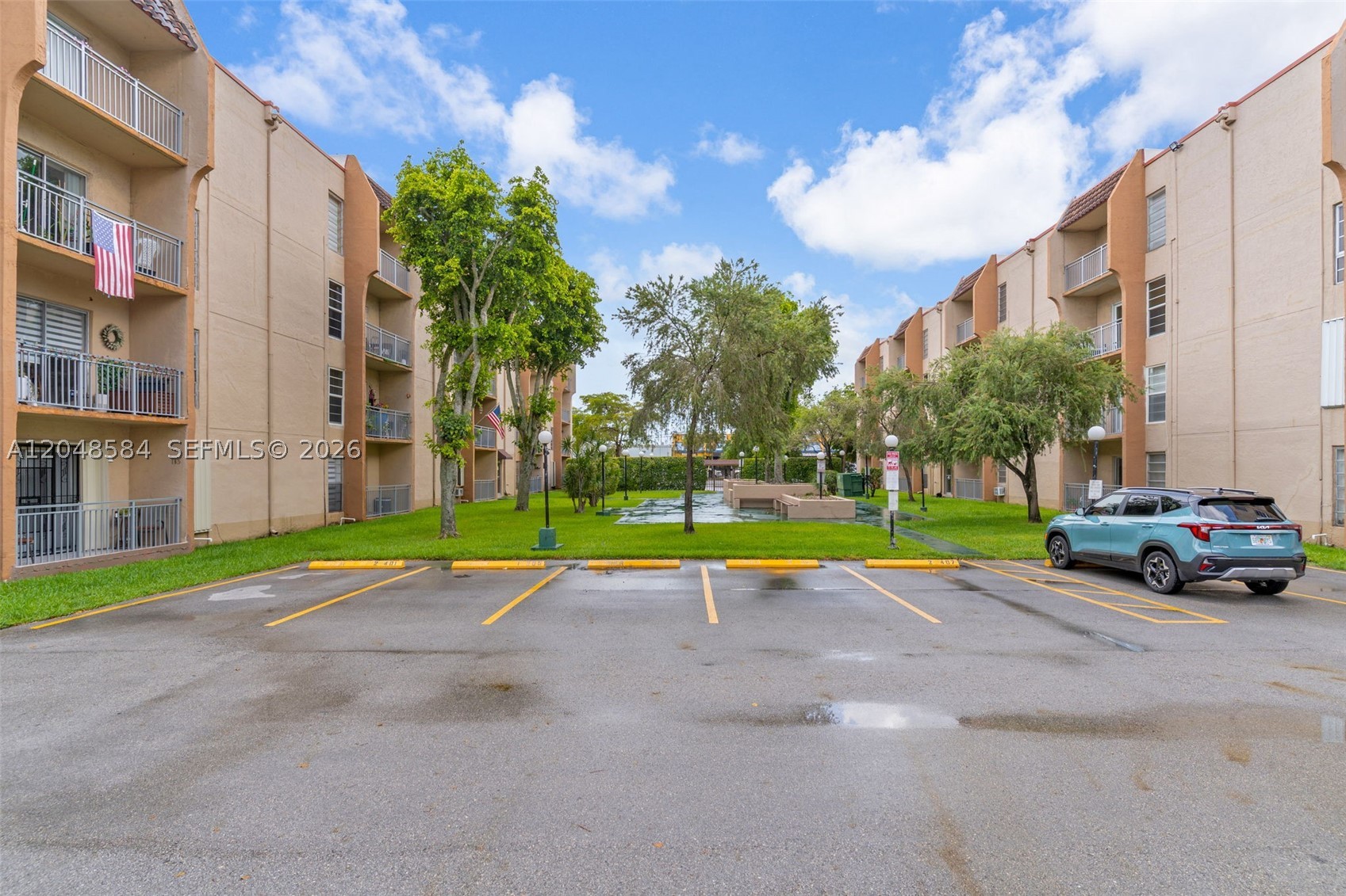 SUNSET VILLAS CONDO - Residential
