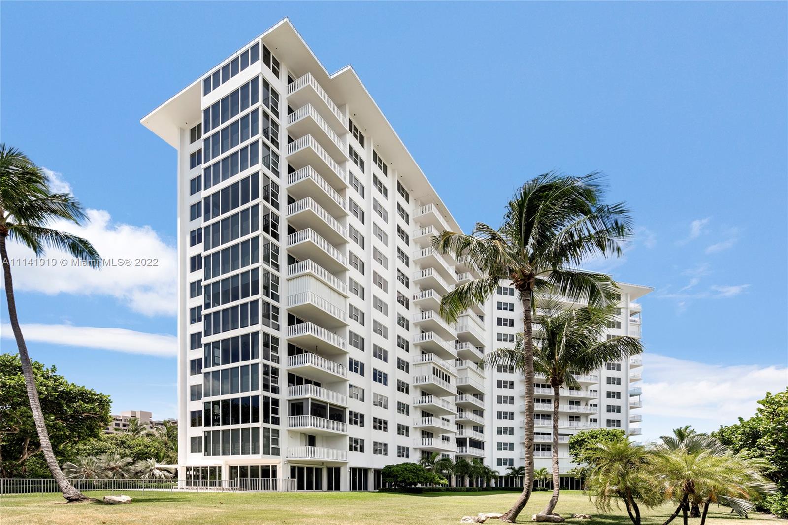 ISLAND HOUSE APT INC - CO - Residential