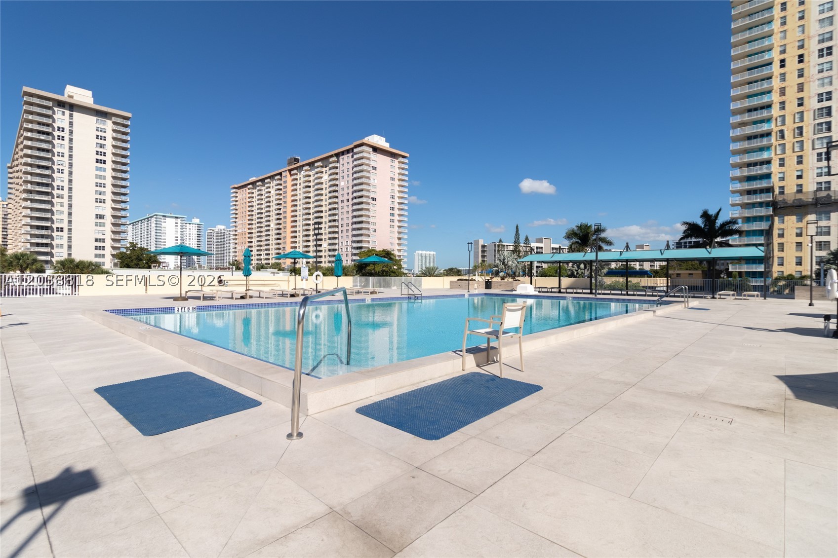 WINSTON TOWER 300 CONDO - Residential