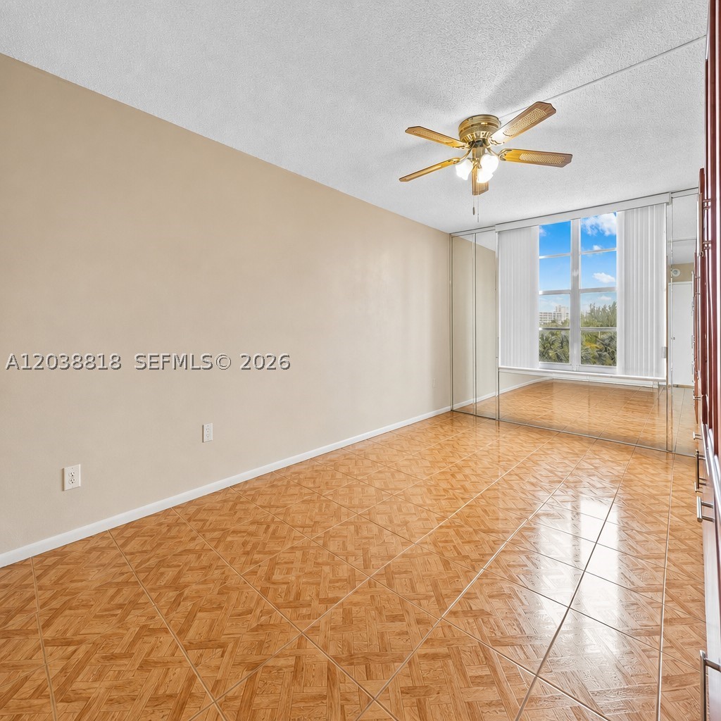 WINSTON TOWER 300 CONDO - Residential