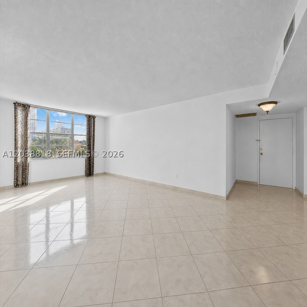 WINSTON TOWER 300 CONDO - Residential